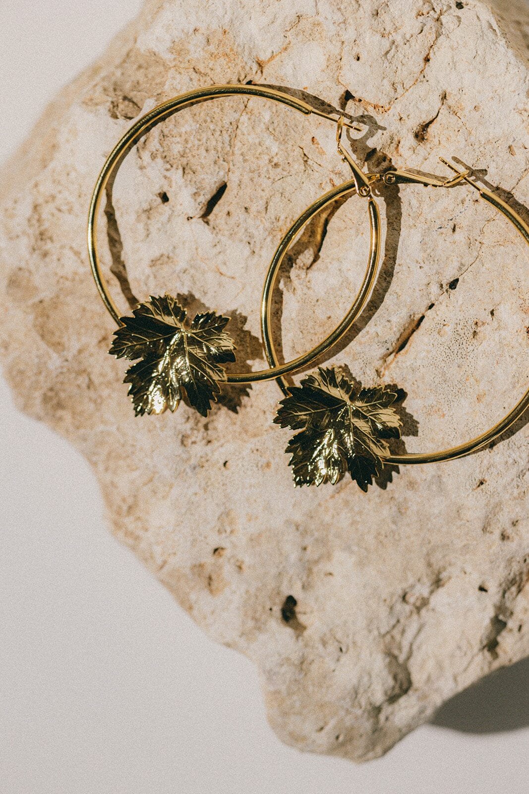 Gold-plated leaf hoop earrings MONSIEUR SIMONE Golden