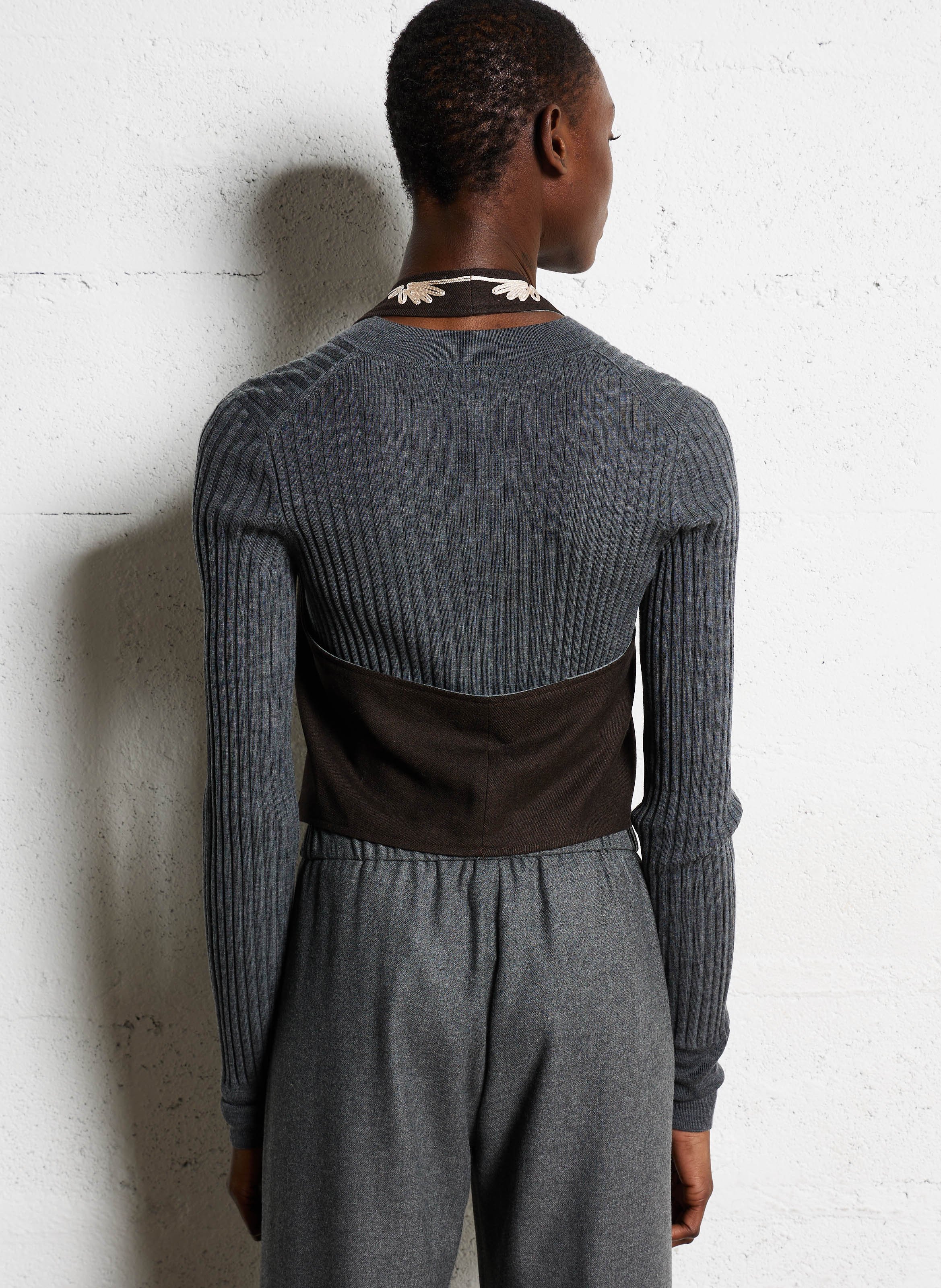 Getailleerd vest met V-hals DIEGA Bruin