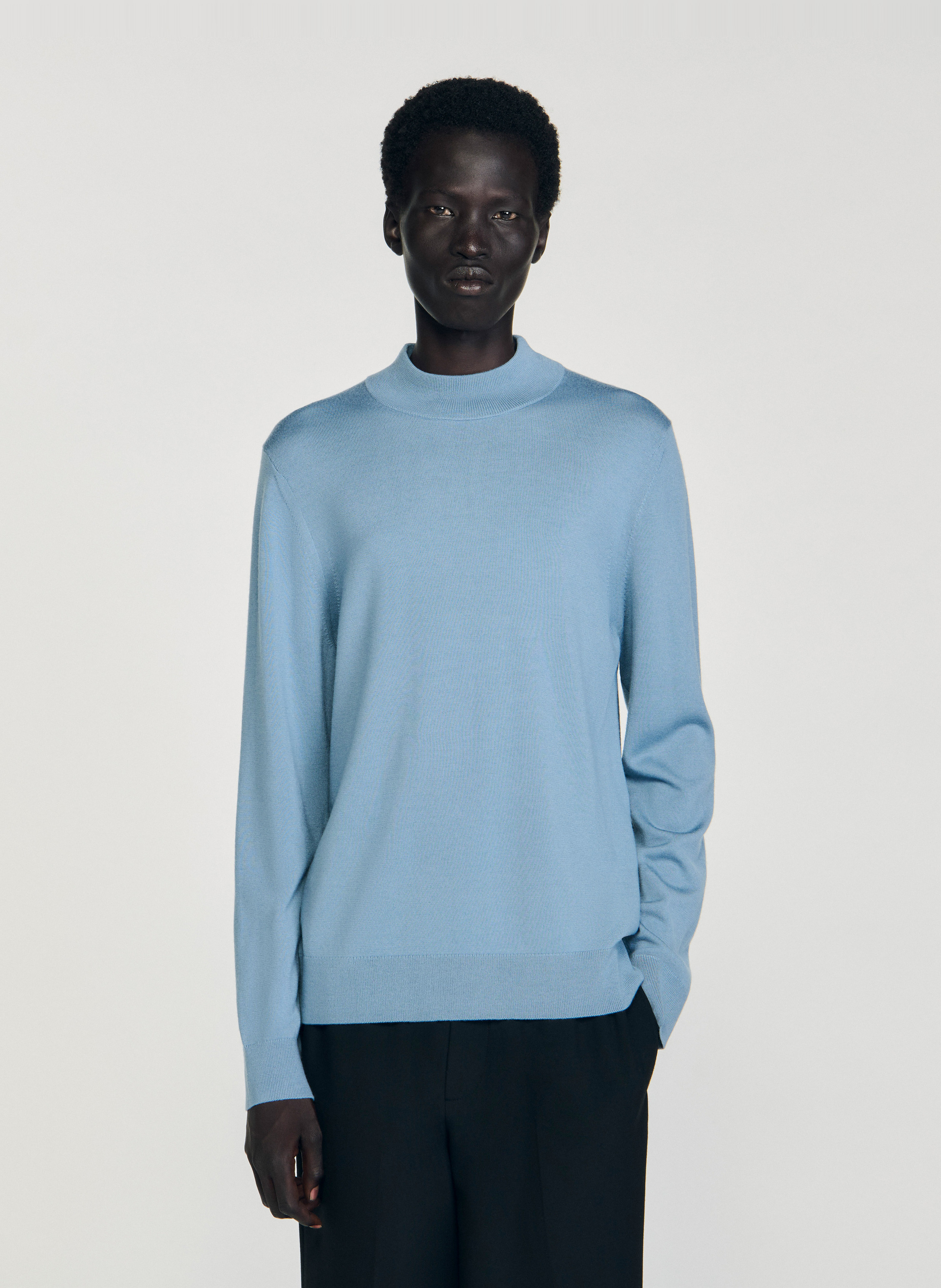 Rechte pullover met lange mouwen in effen wol. SANDRO