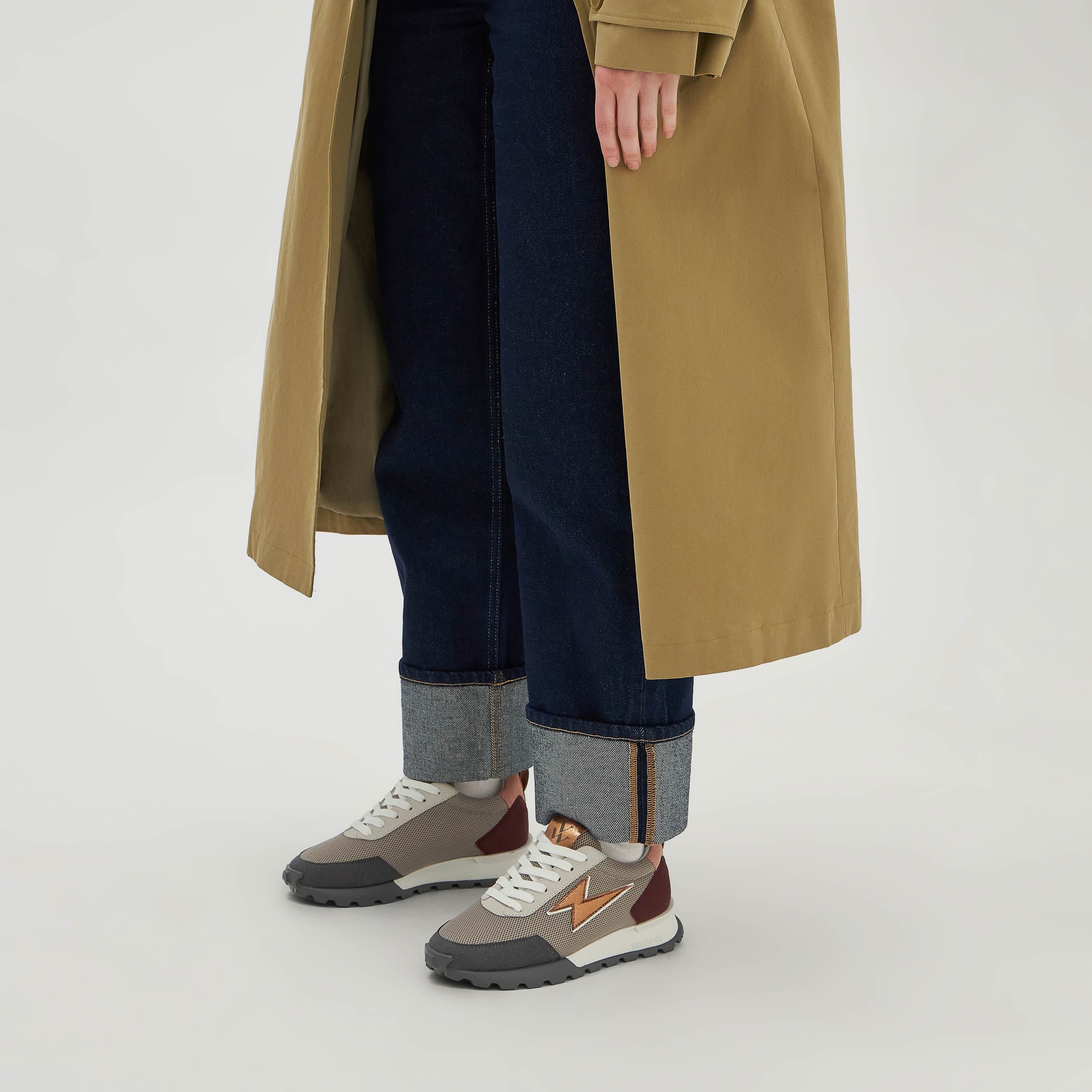 Contrasting leather-effect low-top sneakers VANESSA WU Grey