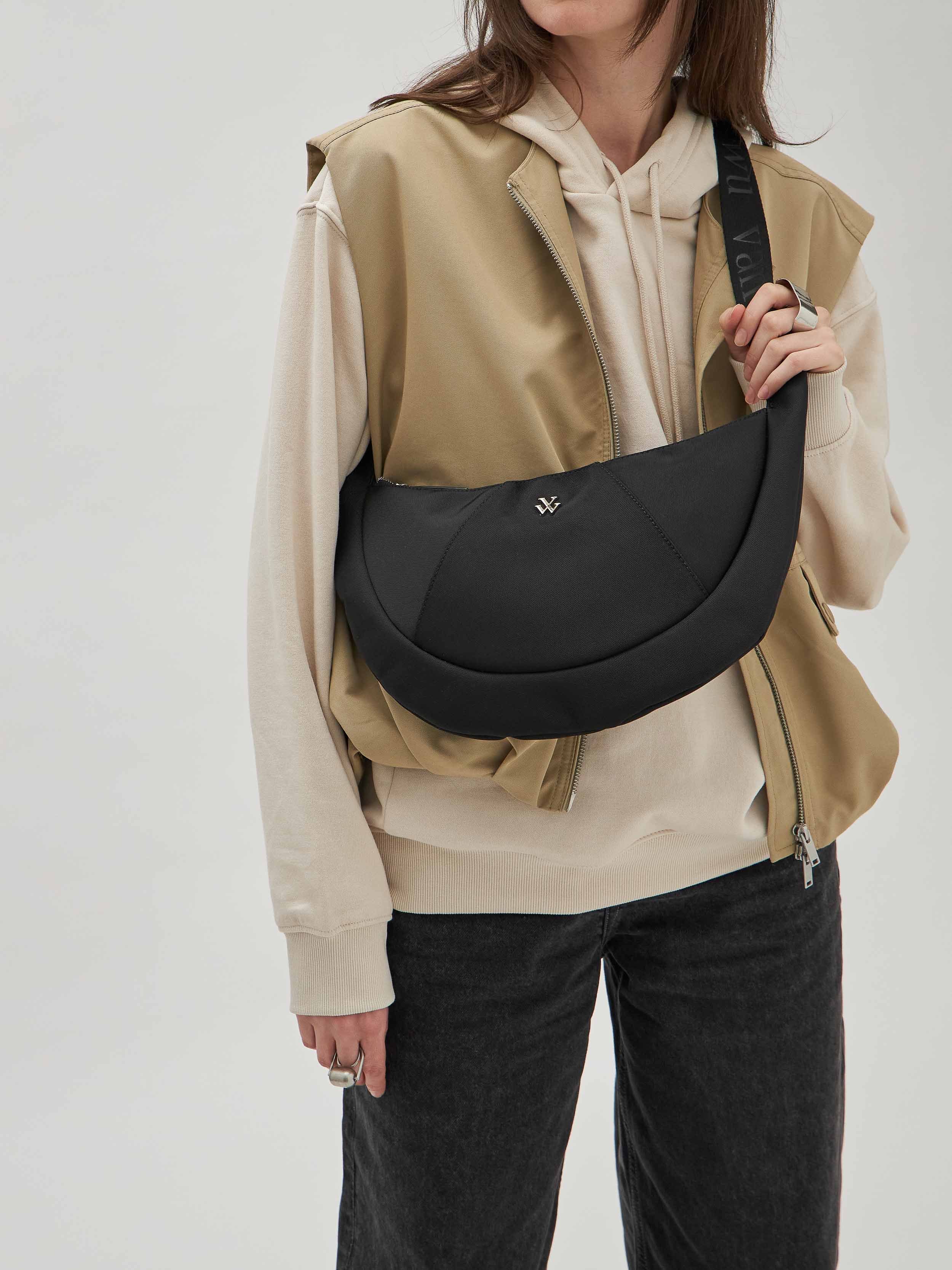 Nylon banana bag  VANESSA WU Black