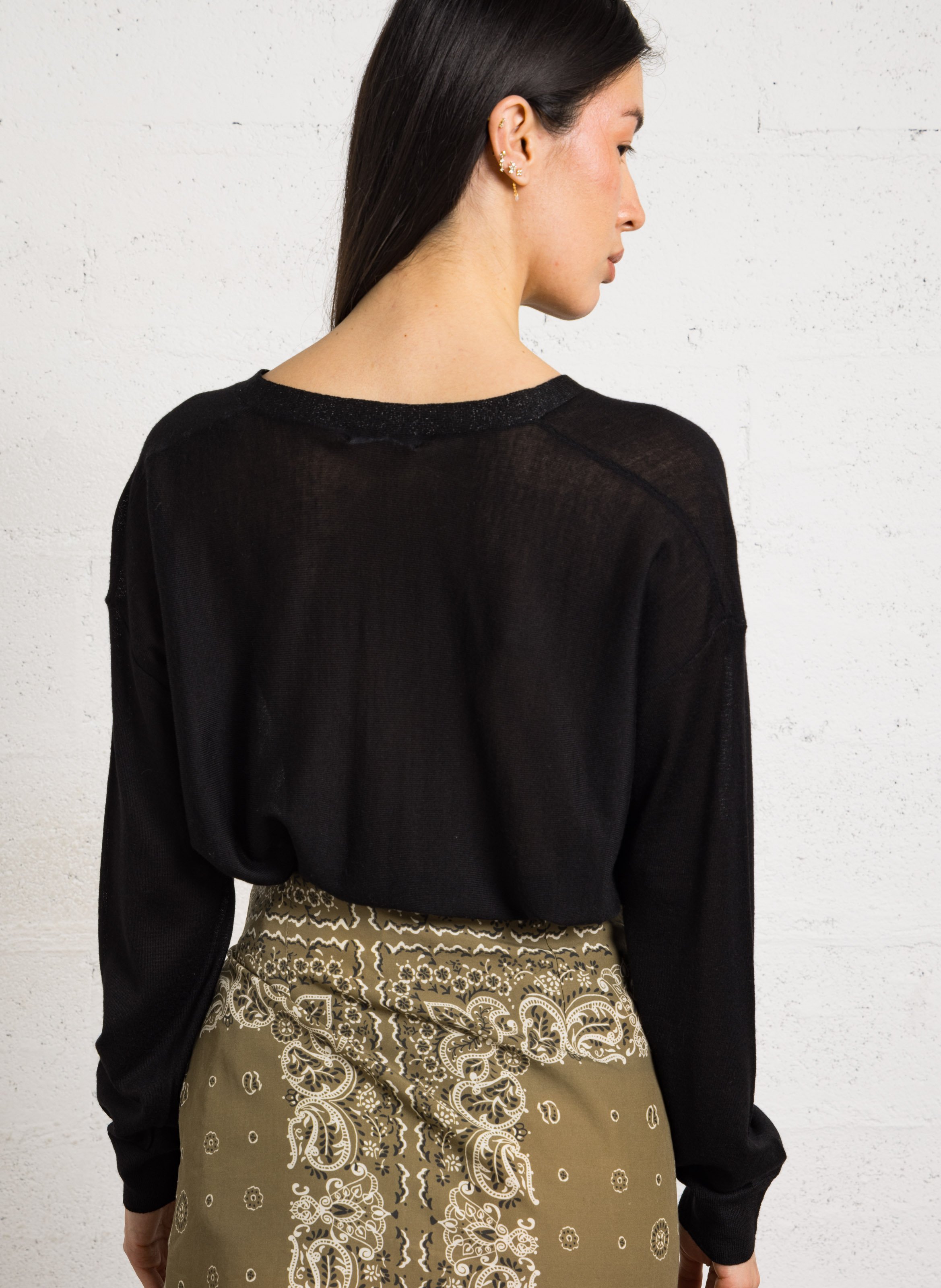 Loose-fitting fine V-neck wool blend sweater MAJESTIC FILATURES Black