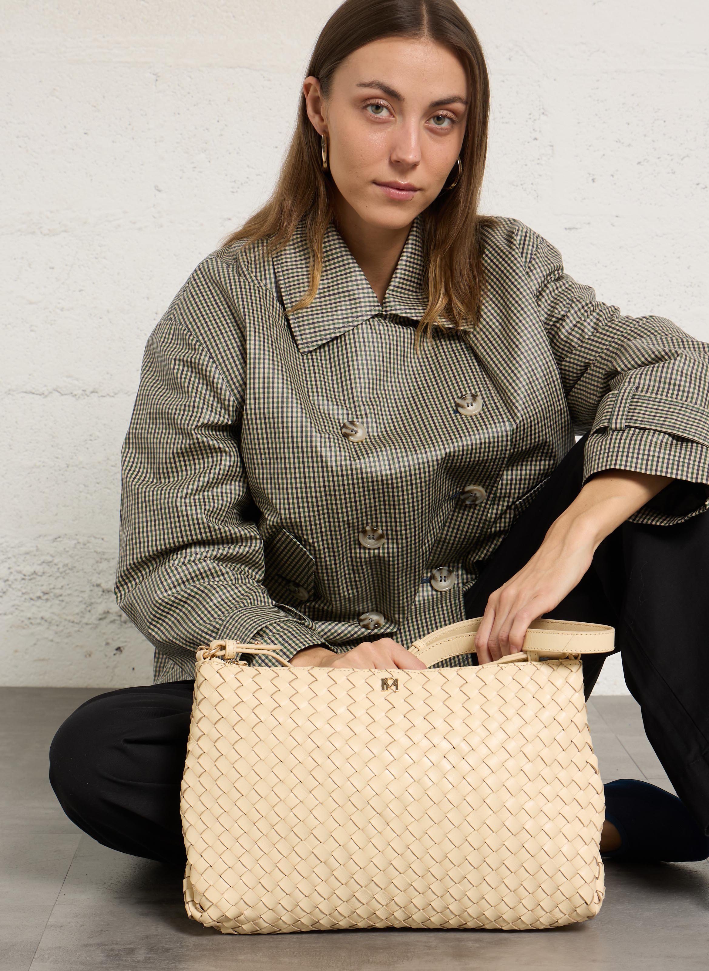 Braided leather shoulder bag PETITE MENDIGOTE Blue