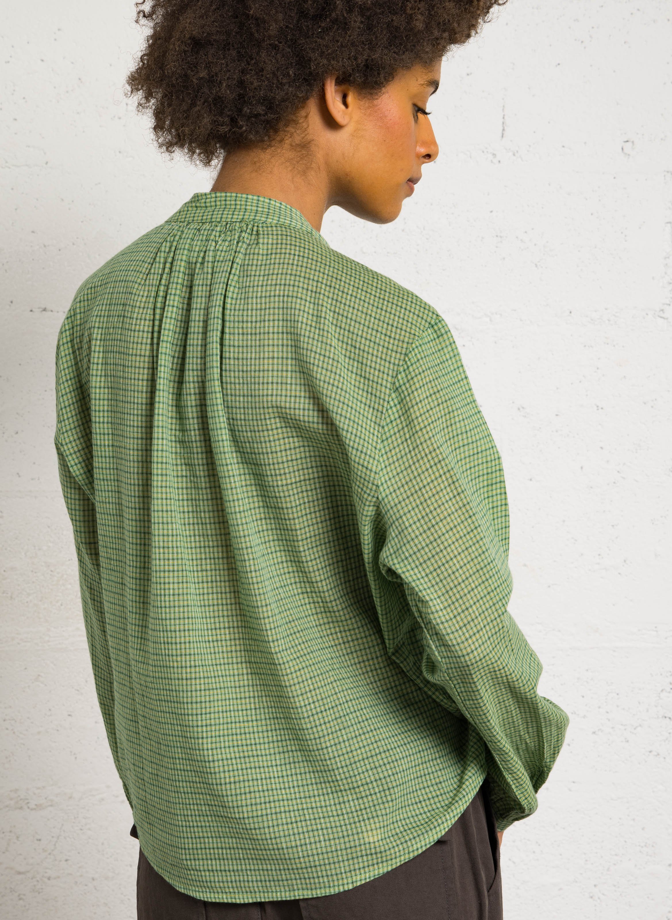 Weite Bluse mit Mao-Kragen aus Bio-Baumwolle LEON & HARPER Grun