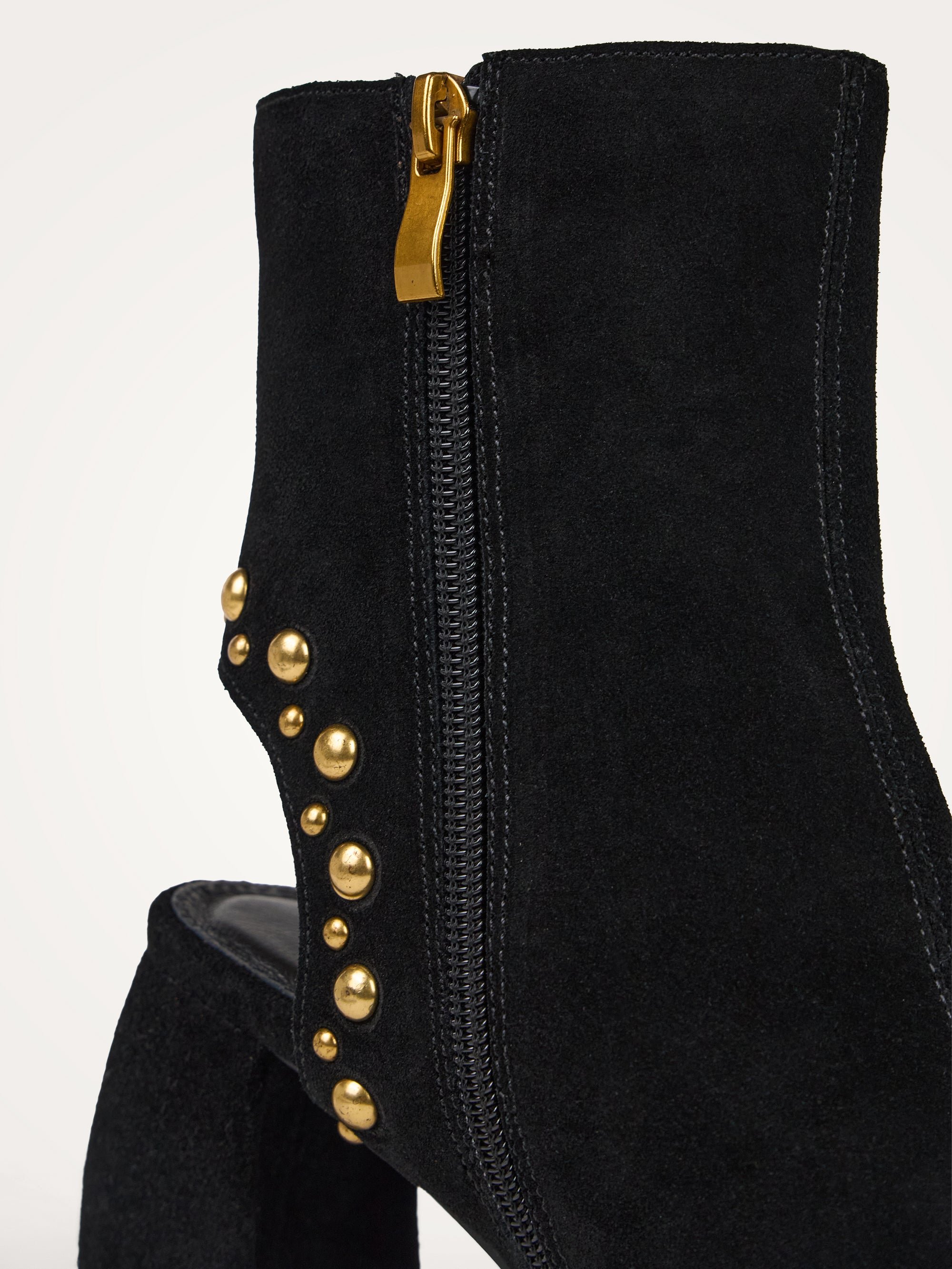 Half-moon heel ankle boots VANESSA WU Black