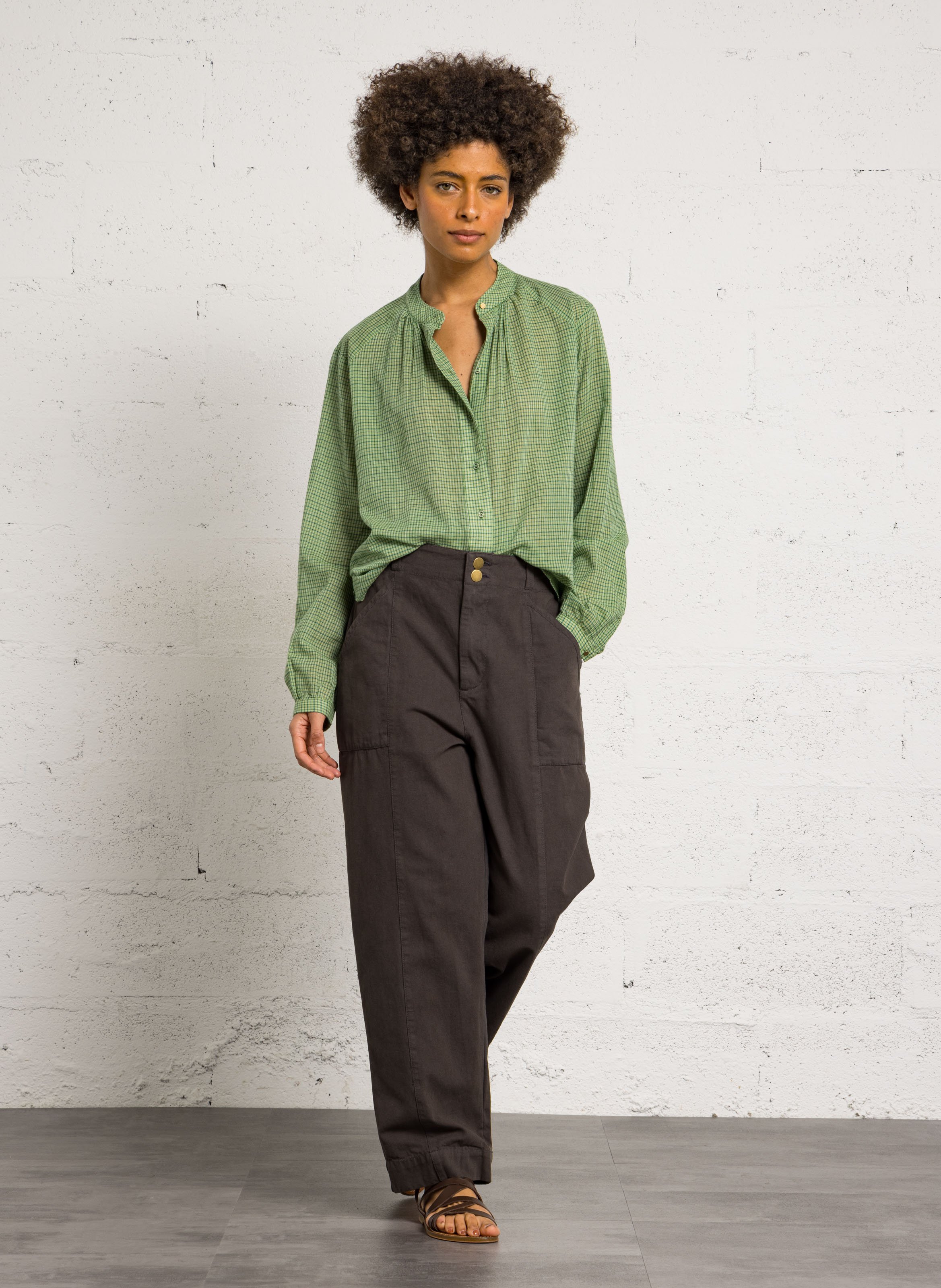 Weite Bluse mit Mao-Kragen aus Bio-Baumwolle LEON & HARPER Grun