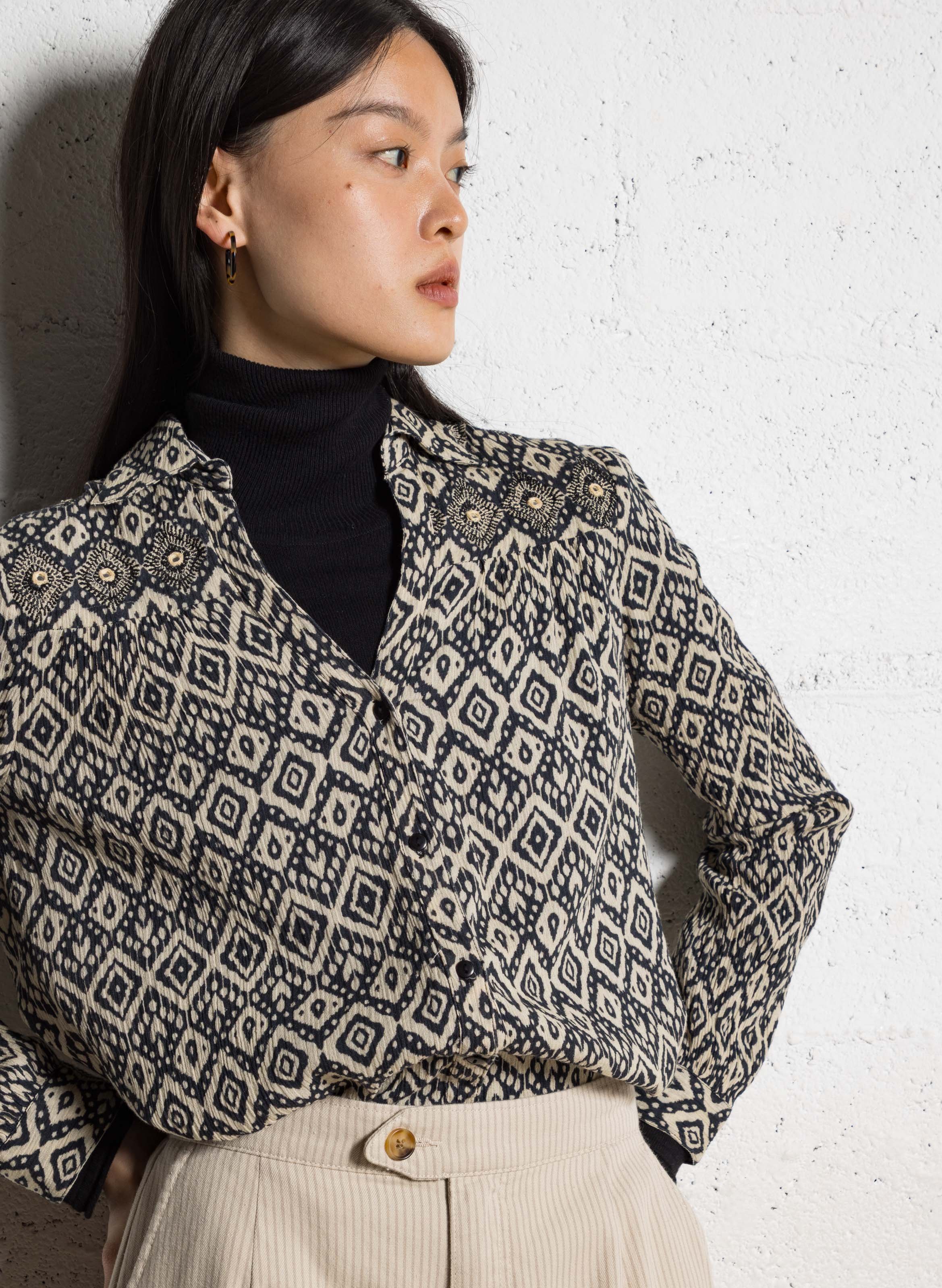 Buttoned V-neck shirt with patterns MAISON HOTEL Beige