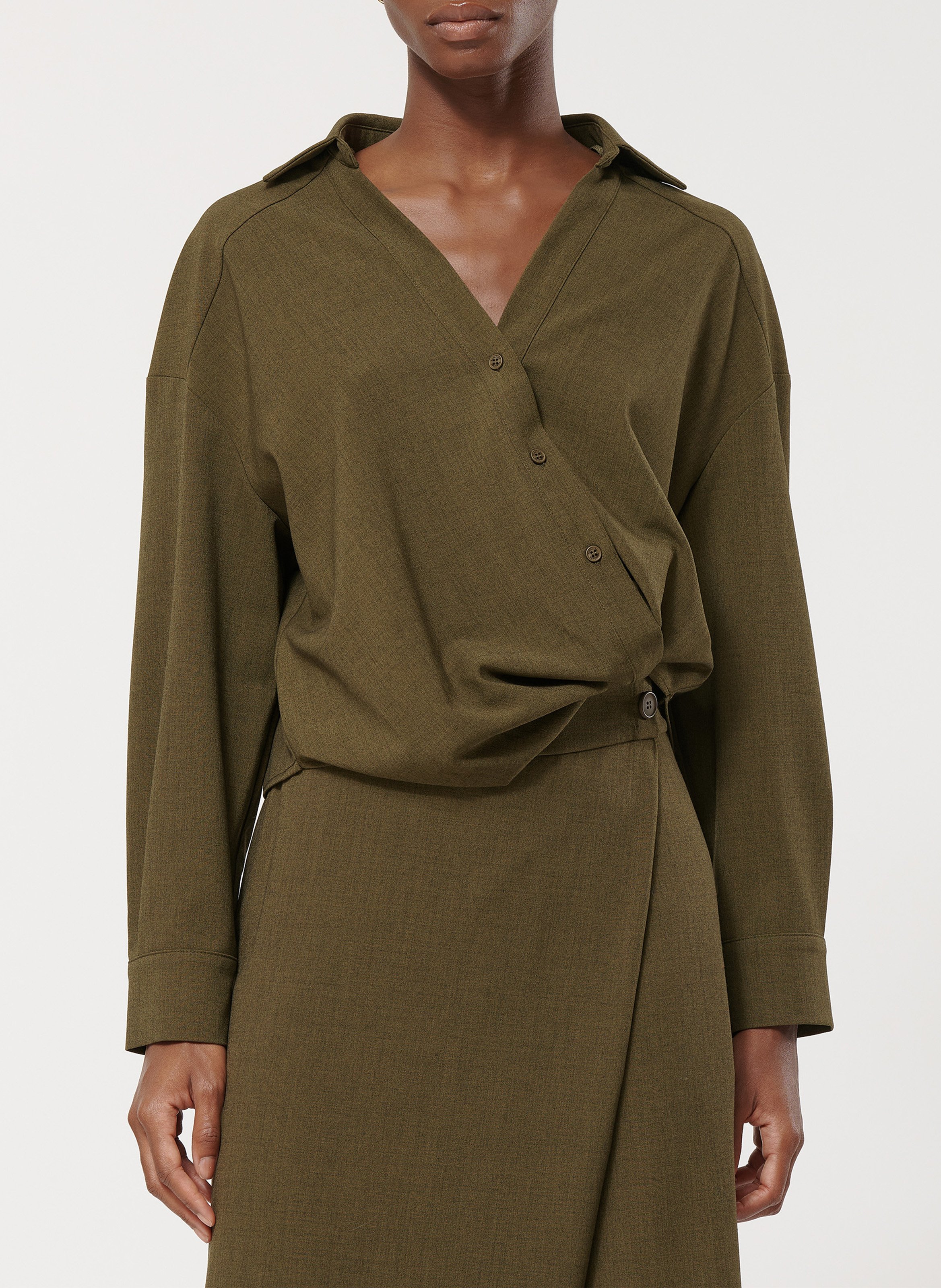 Chemise col V  HUMILITY Vert