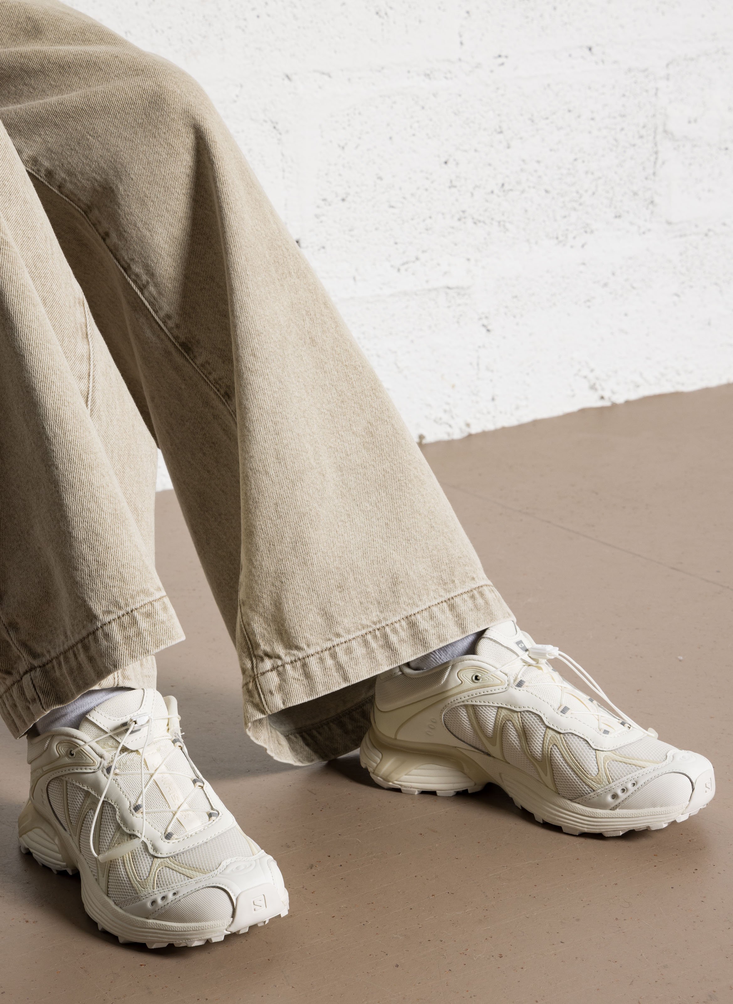 Baskets basses SALOMON Beige