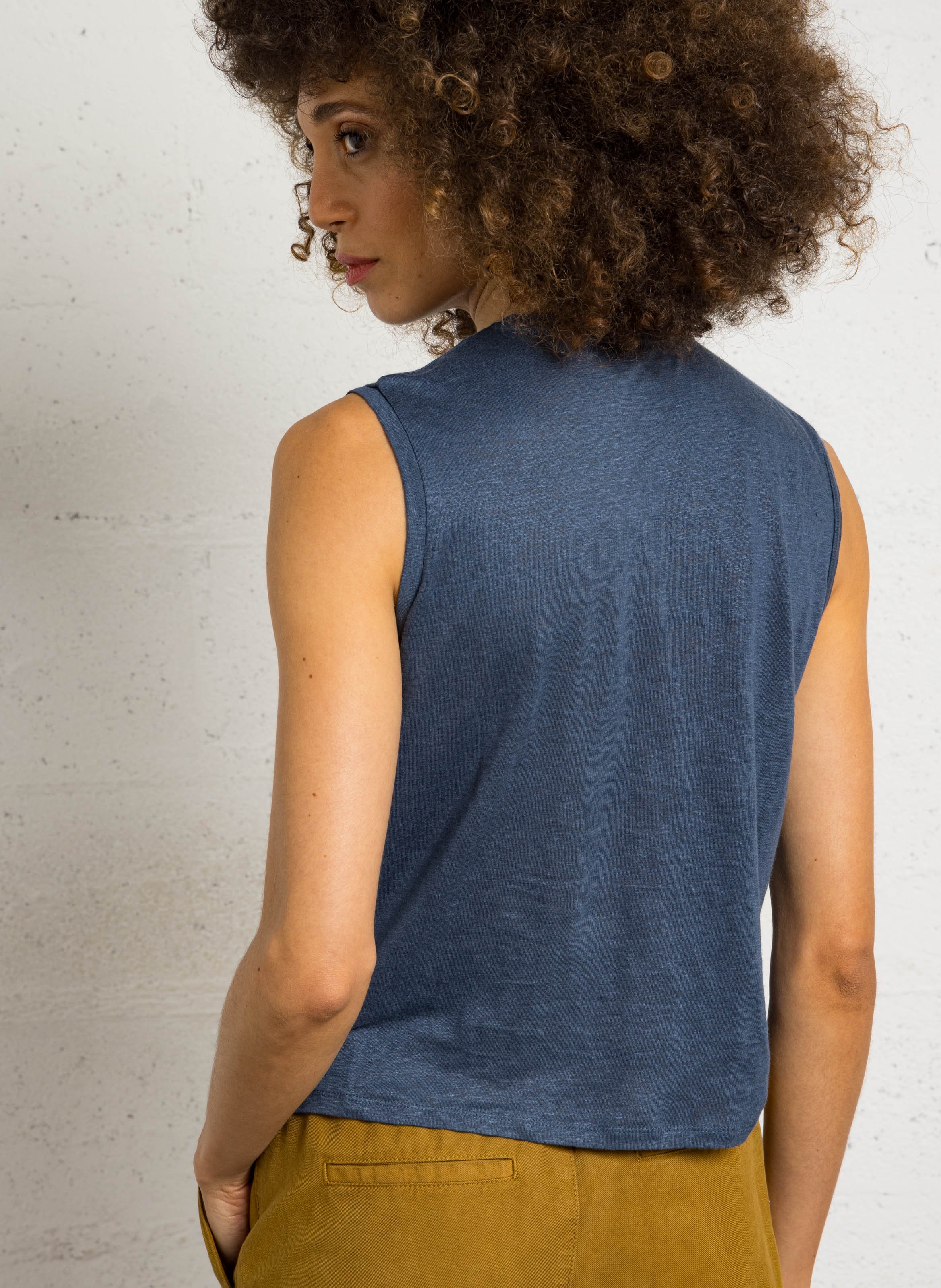 Top sans manches boutonné en lin mélangé MAJESTIC FILATURES Bleu