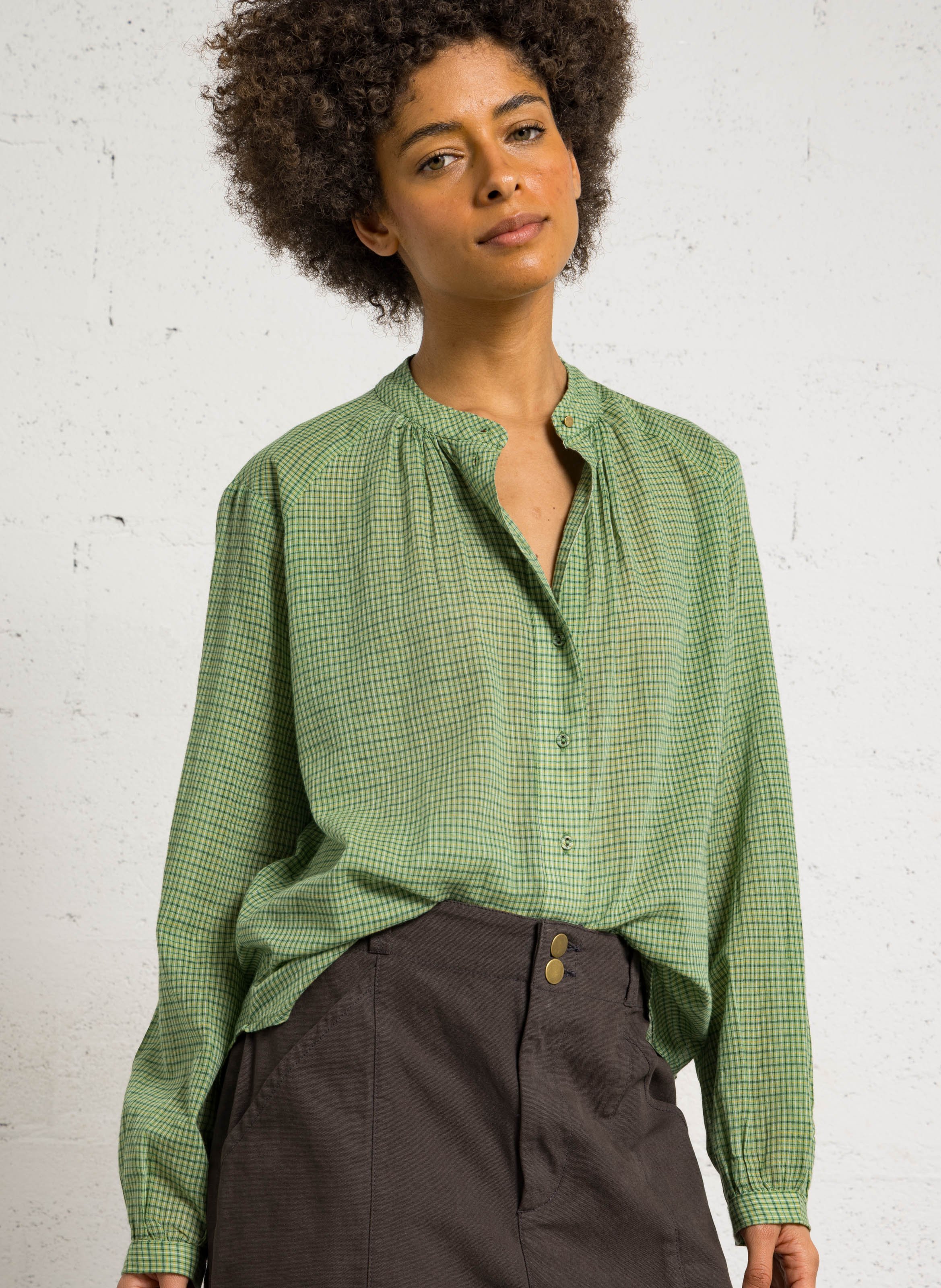 Weite Bluse mit Mao-Kragen aus Bio-Baumwolle LEON & HARPER Grun