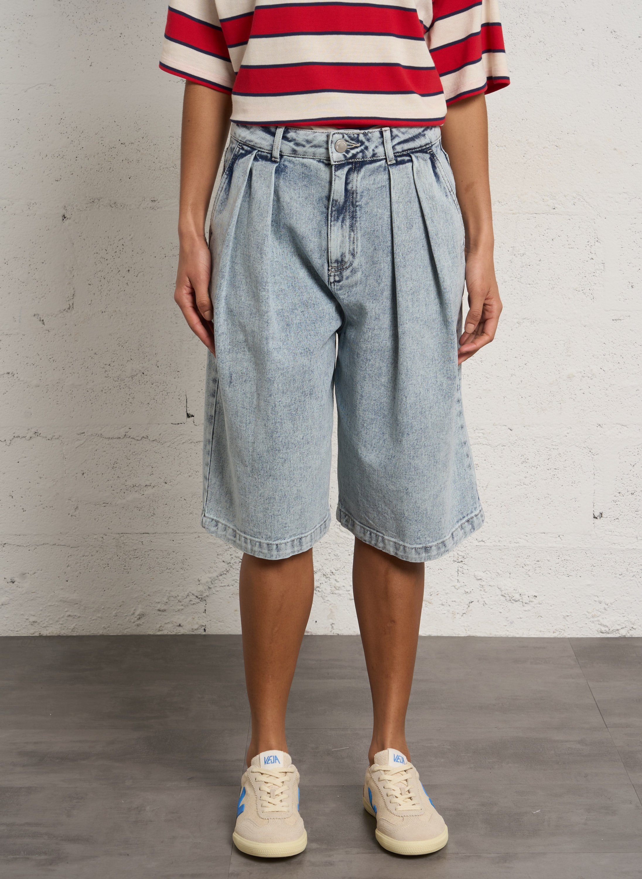 Bermuda mit hoher Taille in Übergröße aus Baumwolle THE NEW SOCIETY Blau