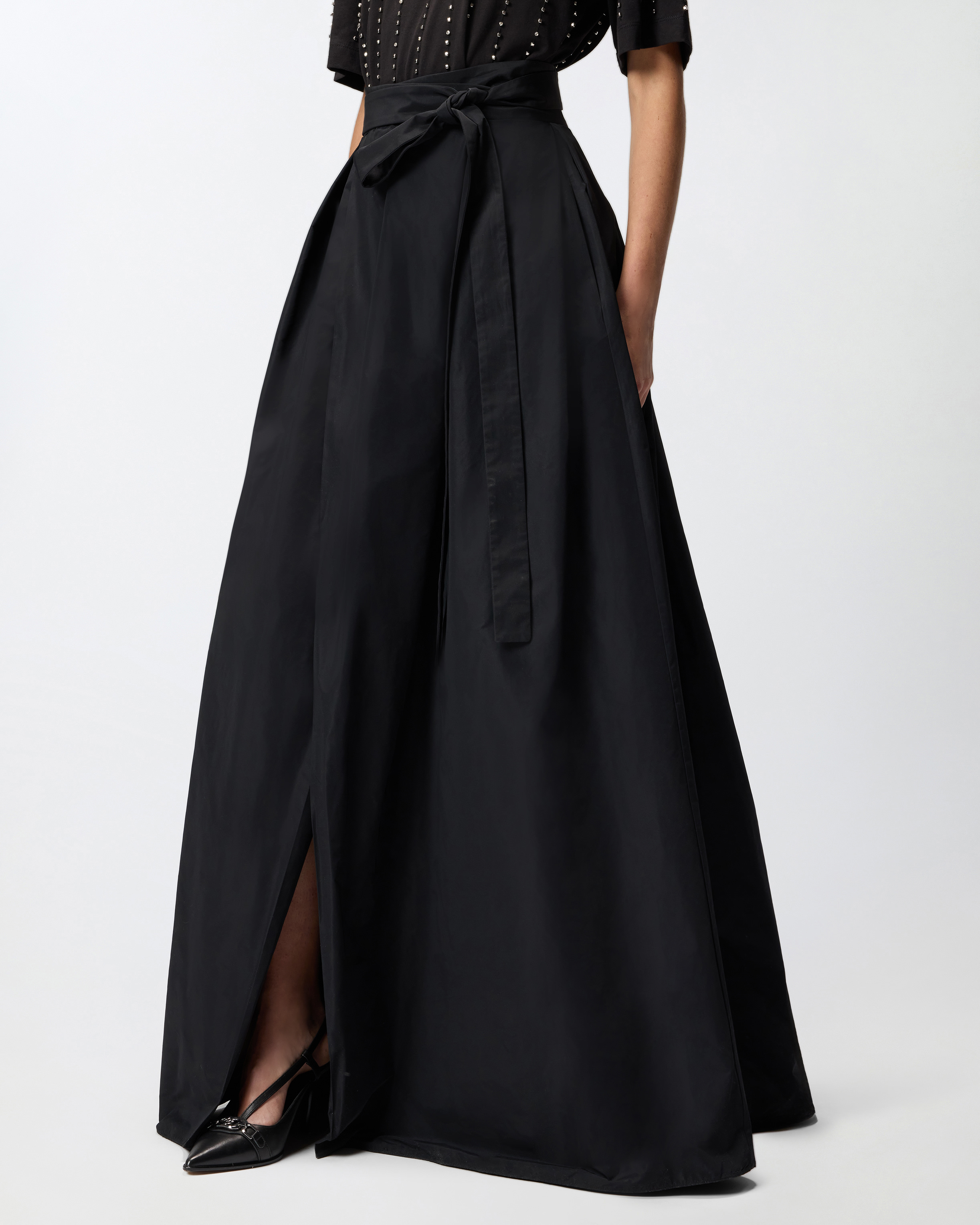 Long wrap skirt with bow Black