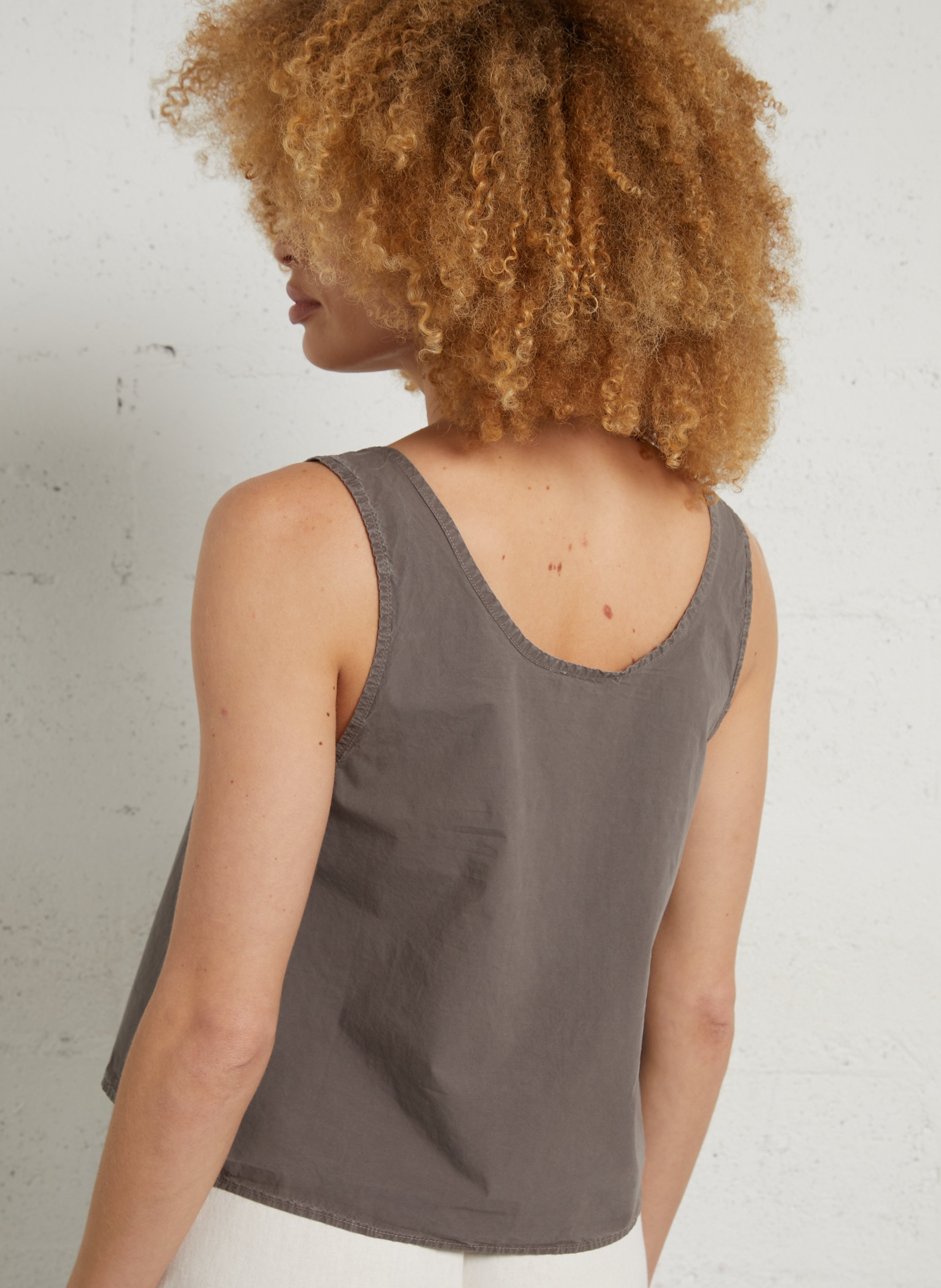Sleeveless top with a generous cut AMERICAN VINTAGE Grey