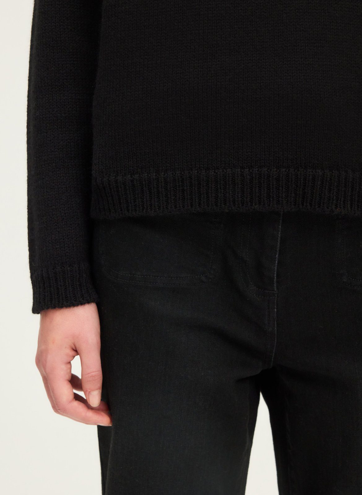 Straight round-neck knit sweater PABLO Black