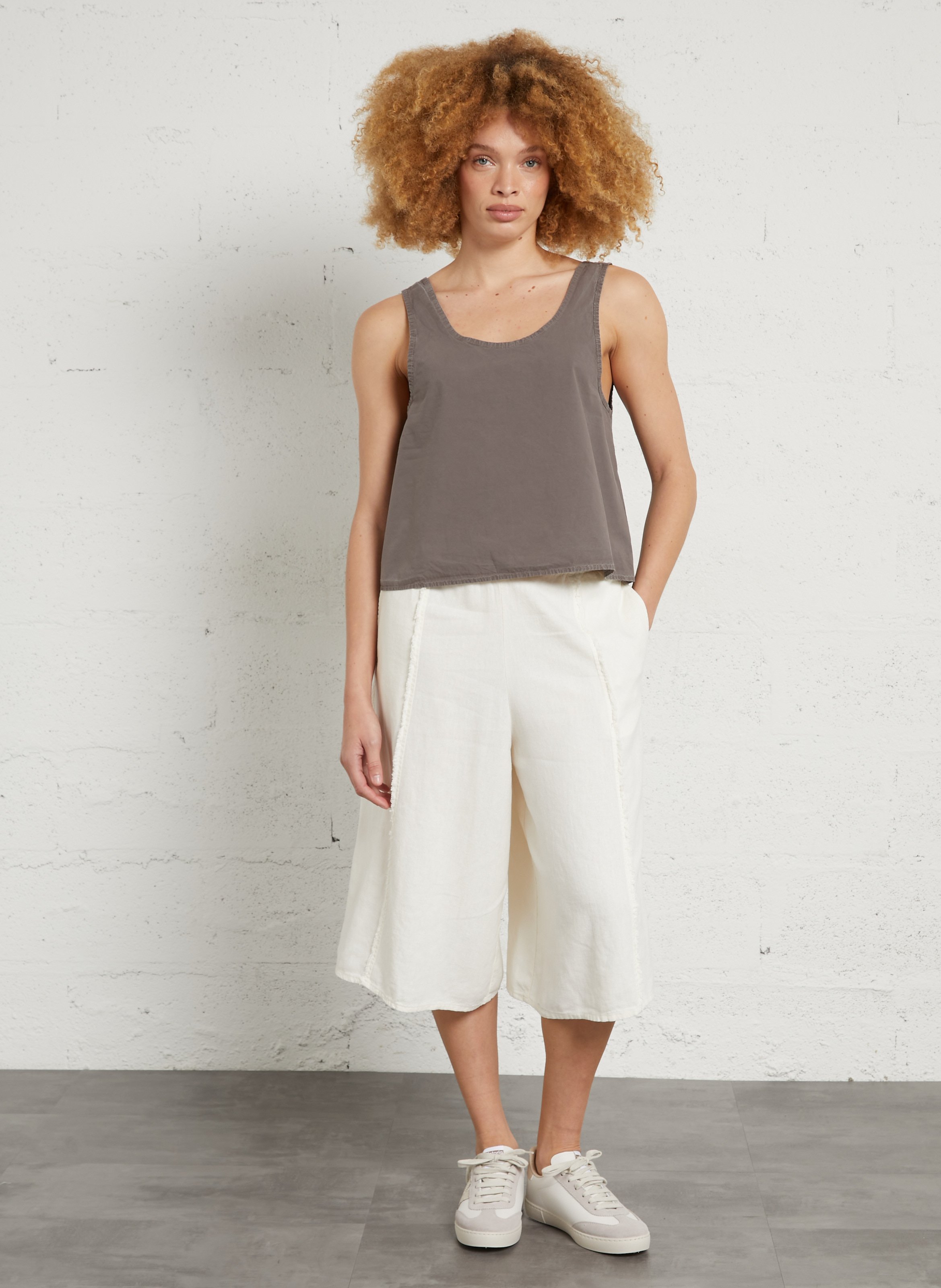 Sleeveless top with a generous cut AMERICAN VINTAGE Grey