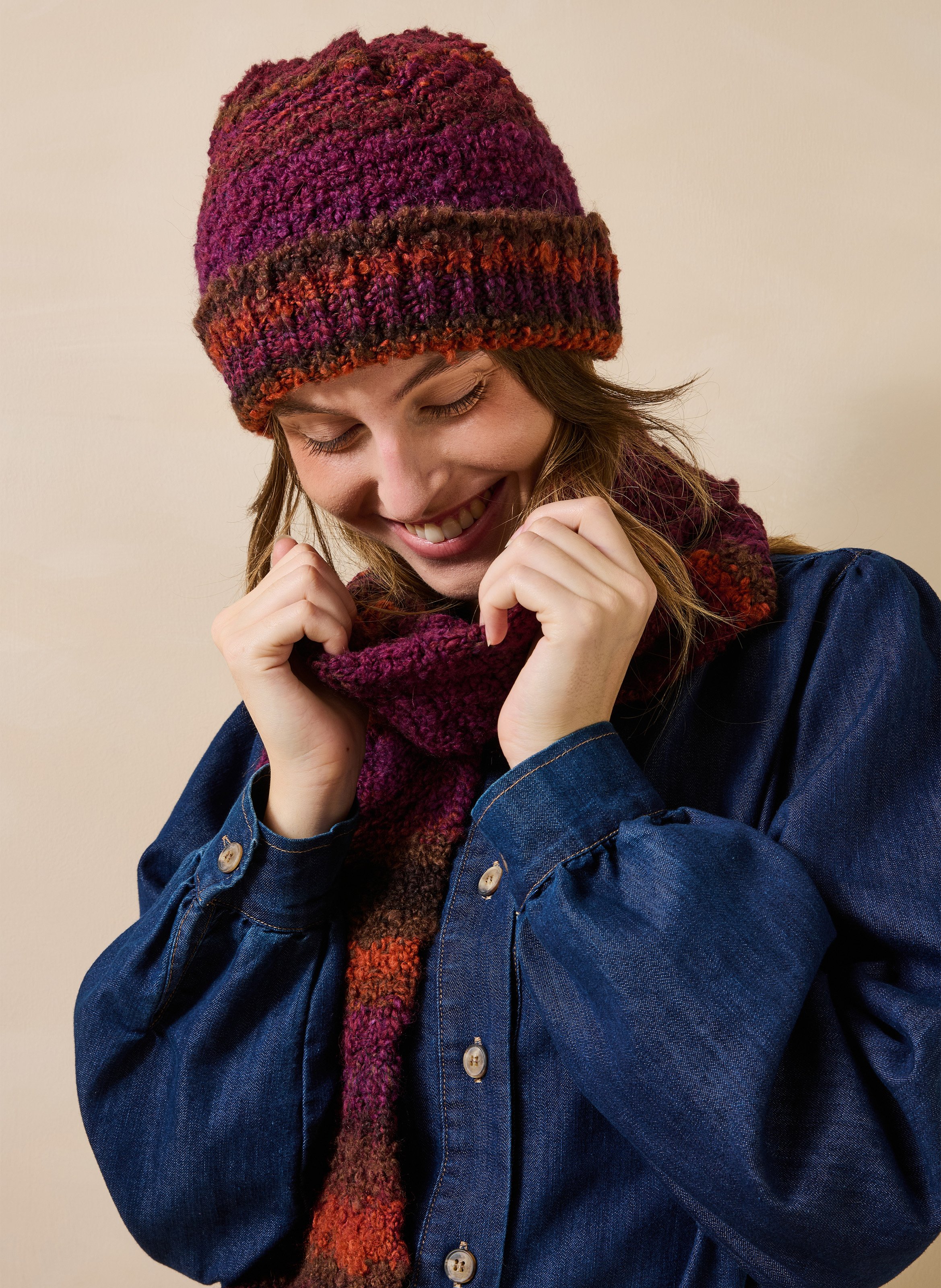 Knitted hat with turn-up LA FEE MARABOUTEE Red