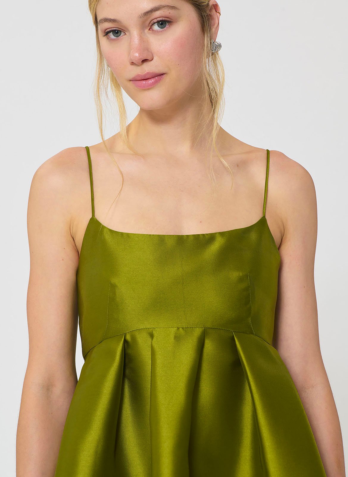 Korte puffy satijnen jurk TARA JARMON Groen