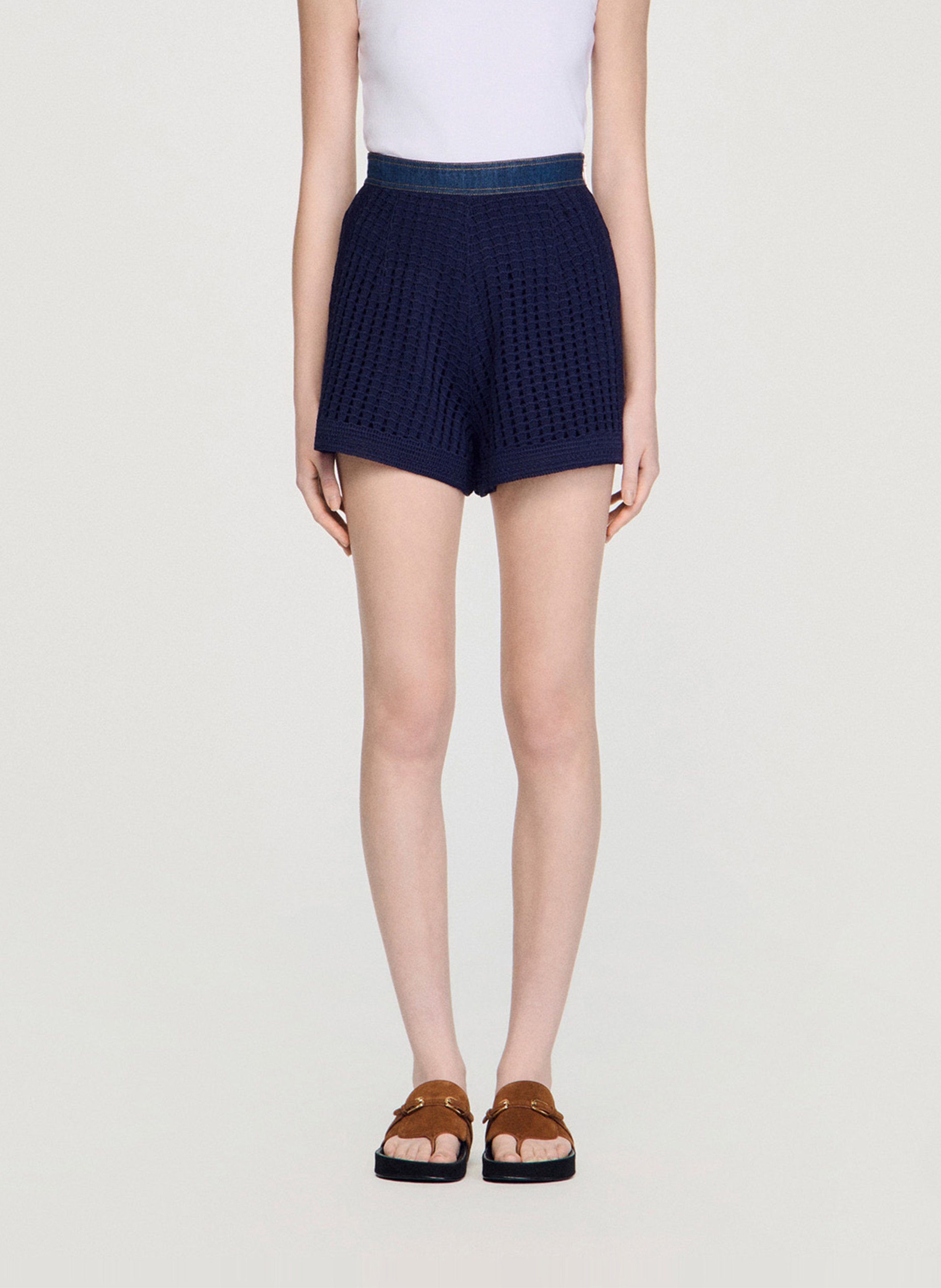 Korte hoge taille in ajourbreisel. SANDRO Blauw