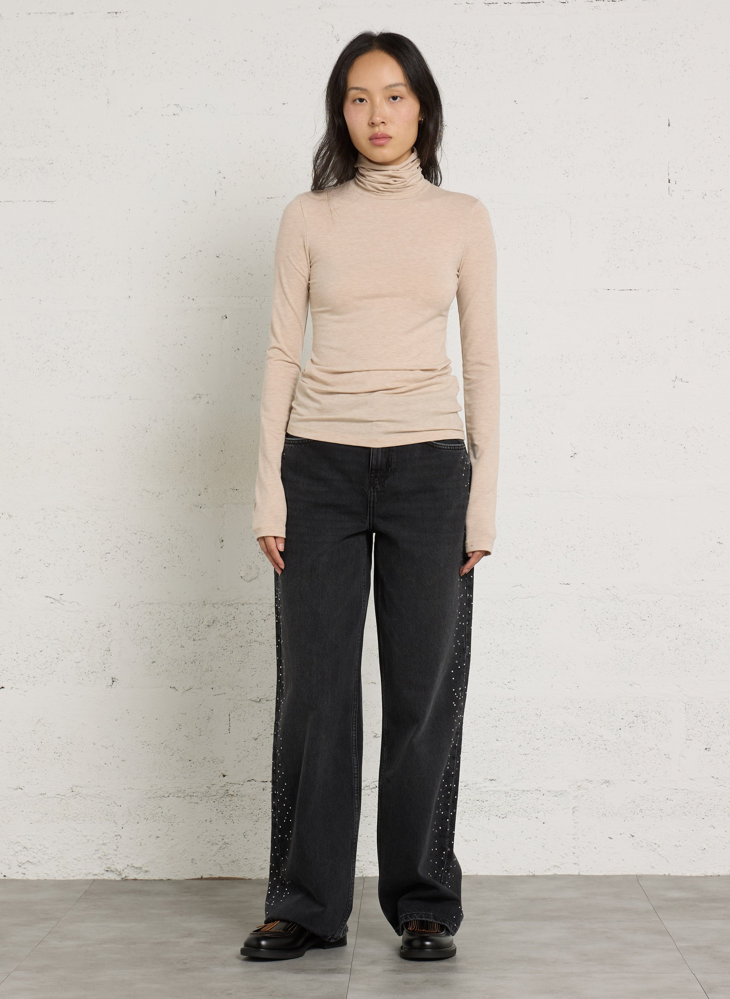 Tailliertes Langarm-Top mit Rollkragen | Beige PLEASE Damen