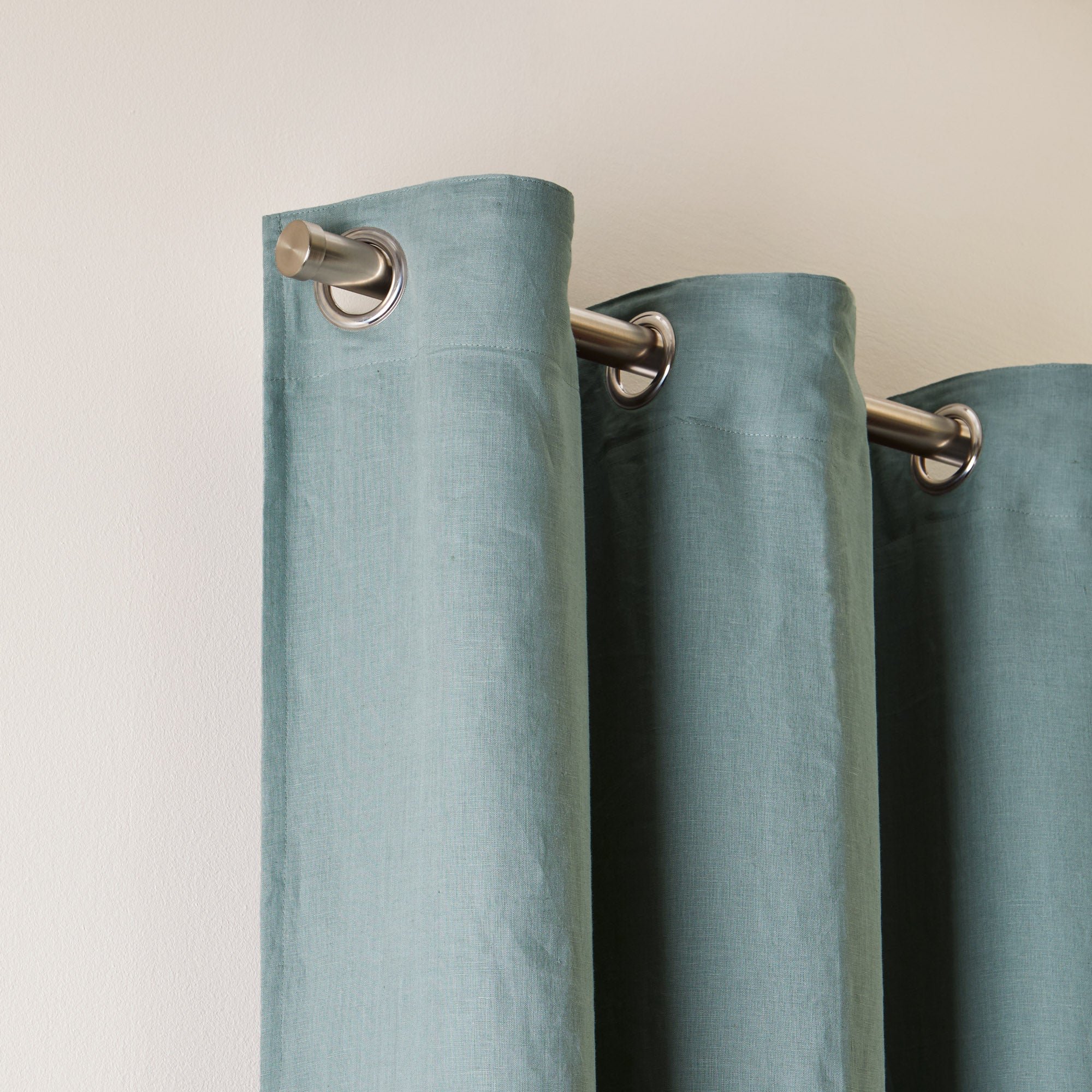 Lined black-out curtain with eyelets MADURA Green