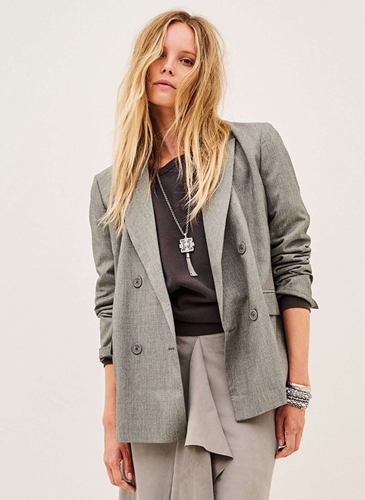 Gerade geschnittener Blazer mit Reverskragen in Uni BA&SH Grau