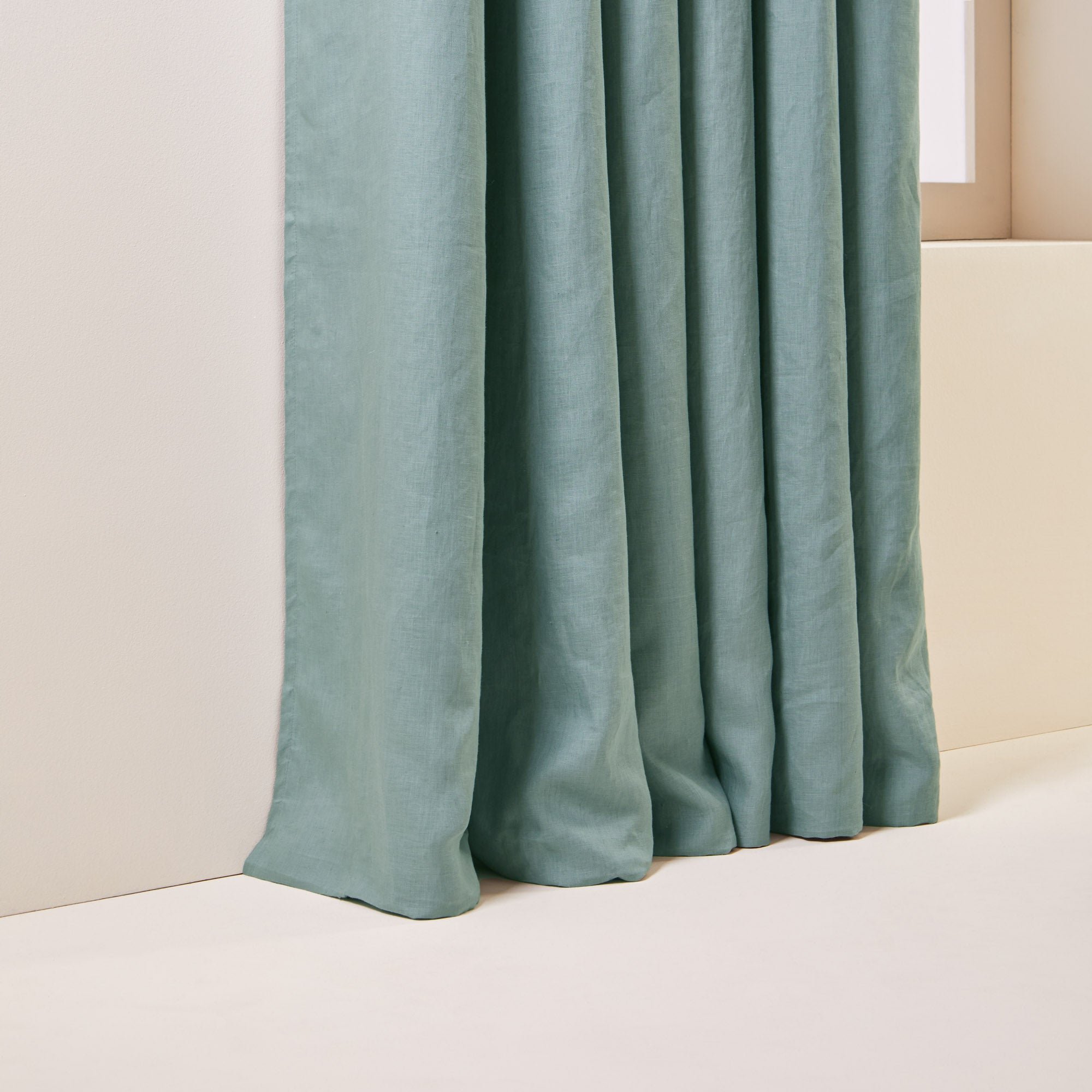 Lined black-out curtain with eyelets MADURA Green