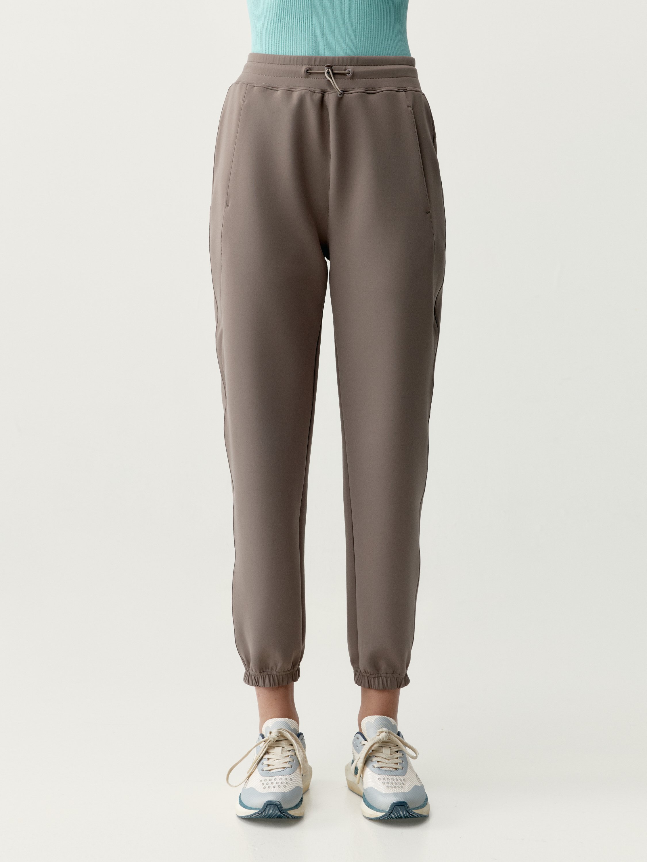 Jogpant athleisure pants BORN Brown