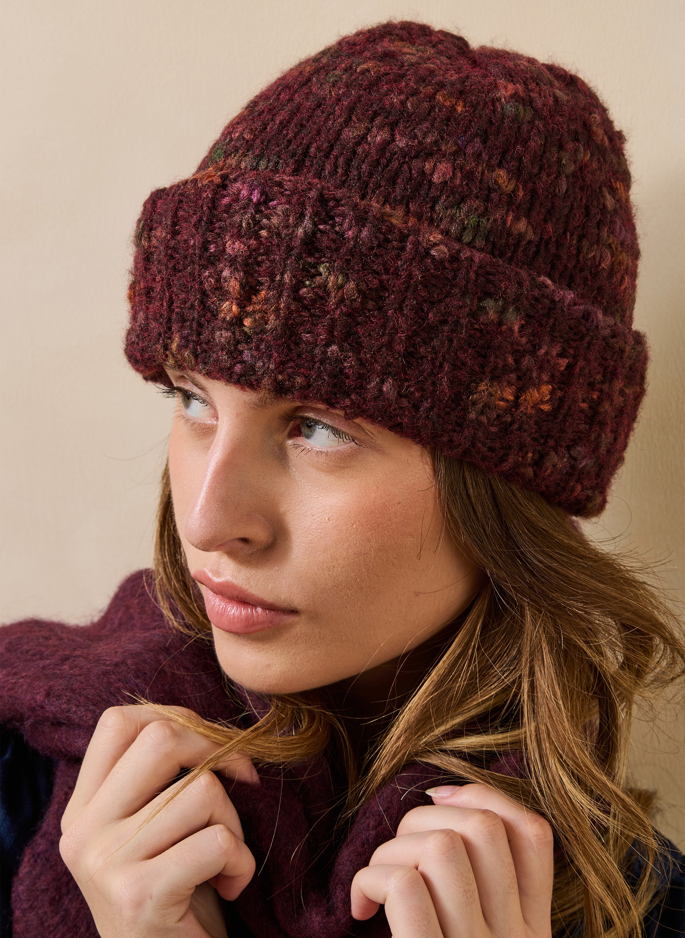 Knitted hat with turn-up LA FEE MARABOUTEE Red