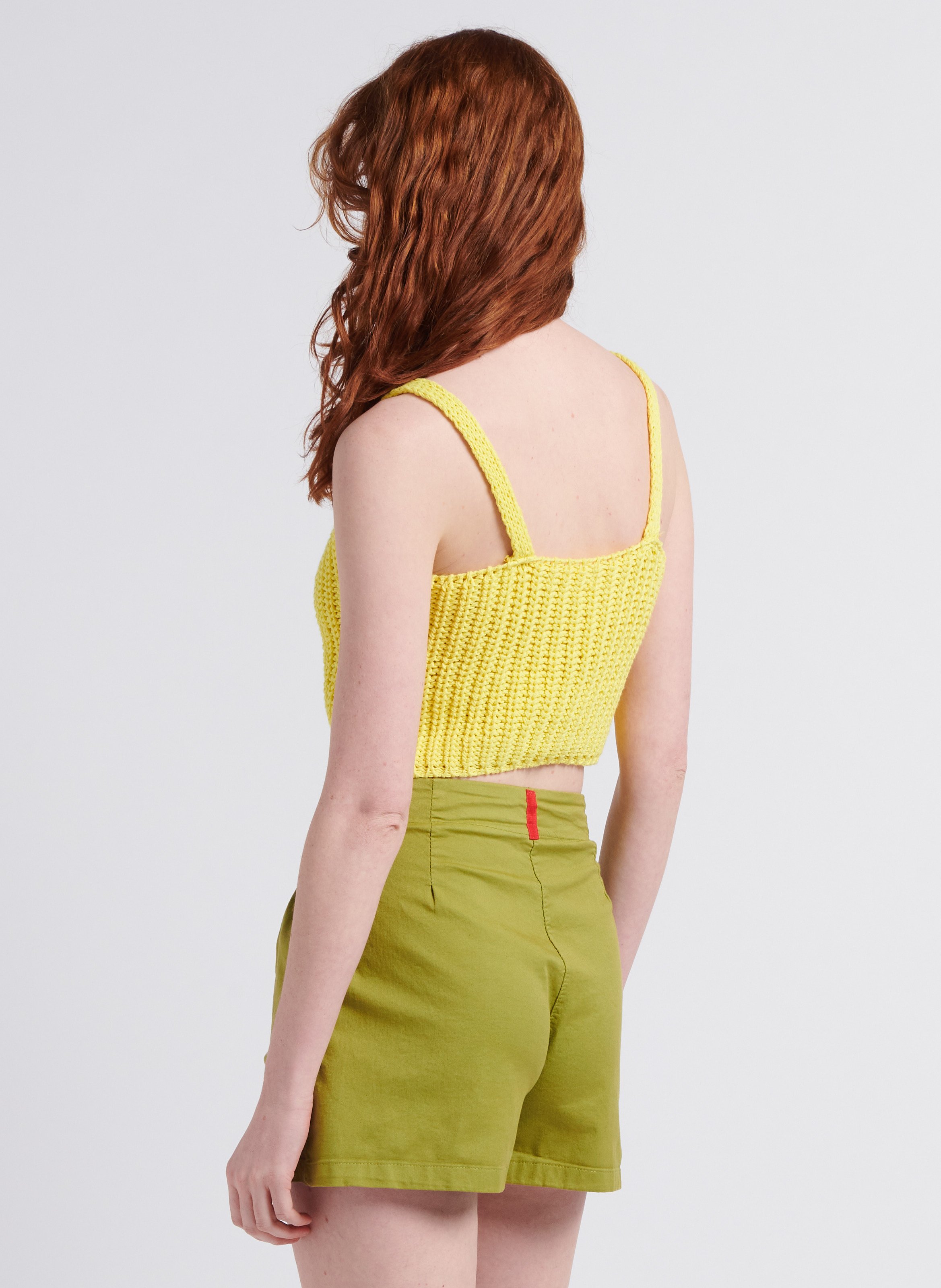 Top court tricot col V en coton mélangé  DR BLOOM Jaune