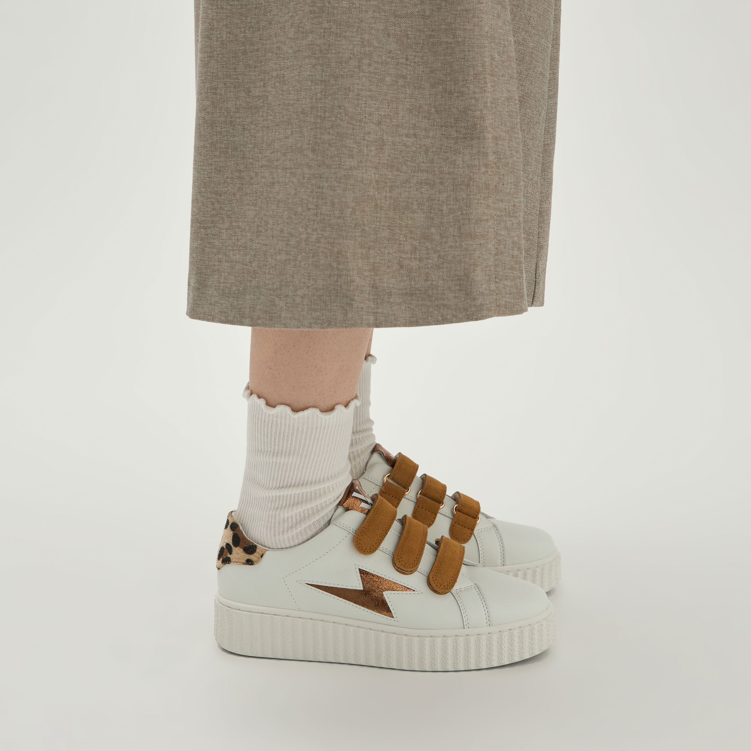 Low Velcro trainers VANESSA WU Brown