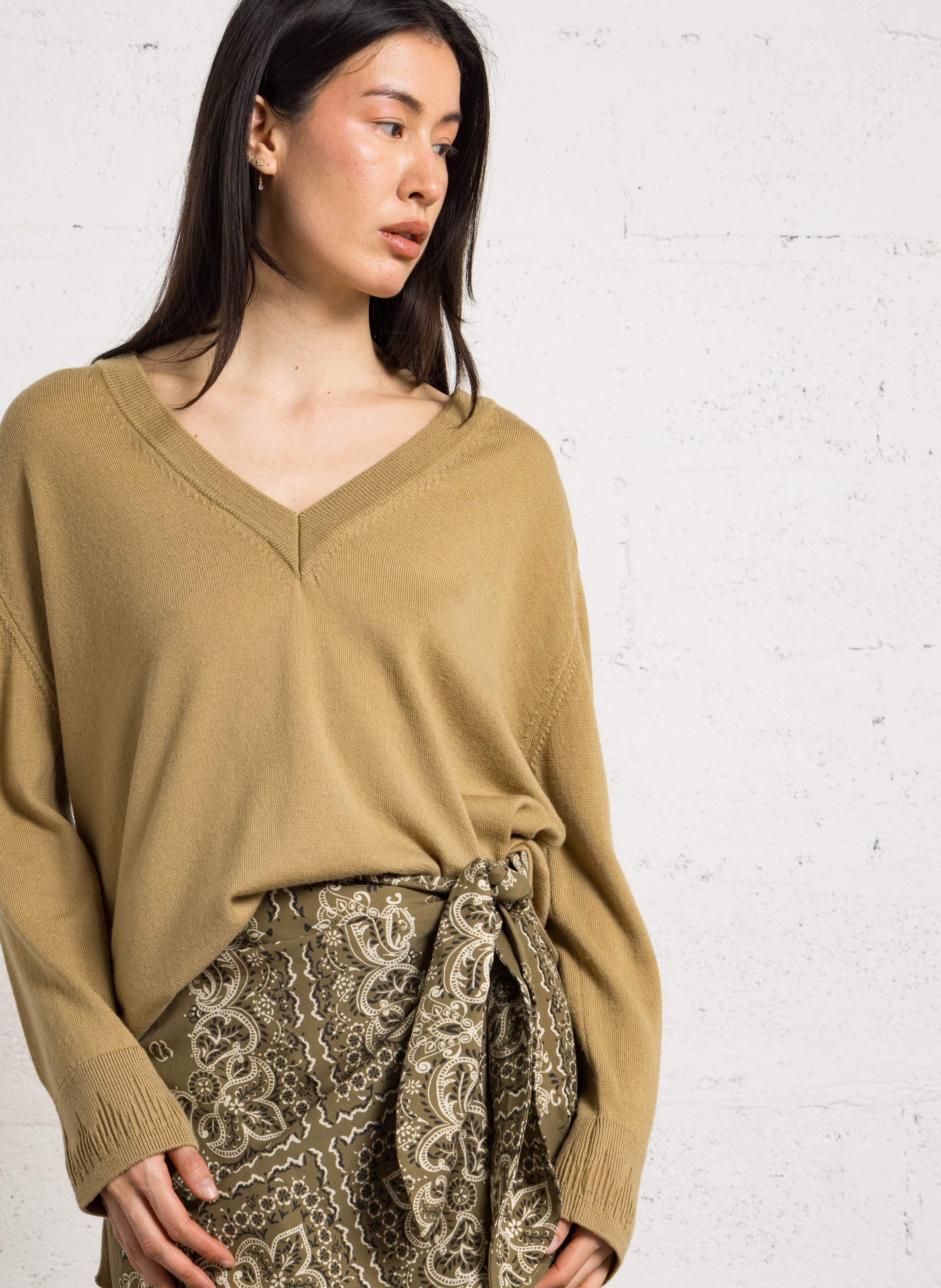 Loose-fit wool V-neck sweater MAISON ANJE