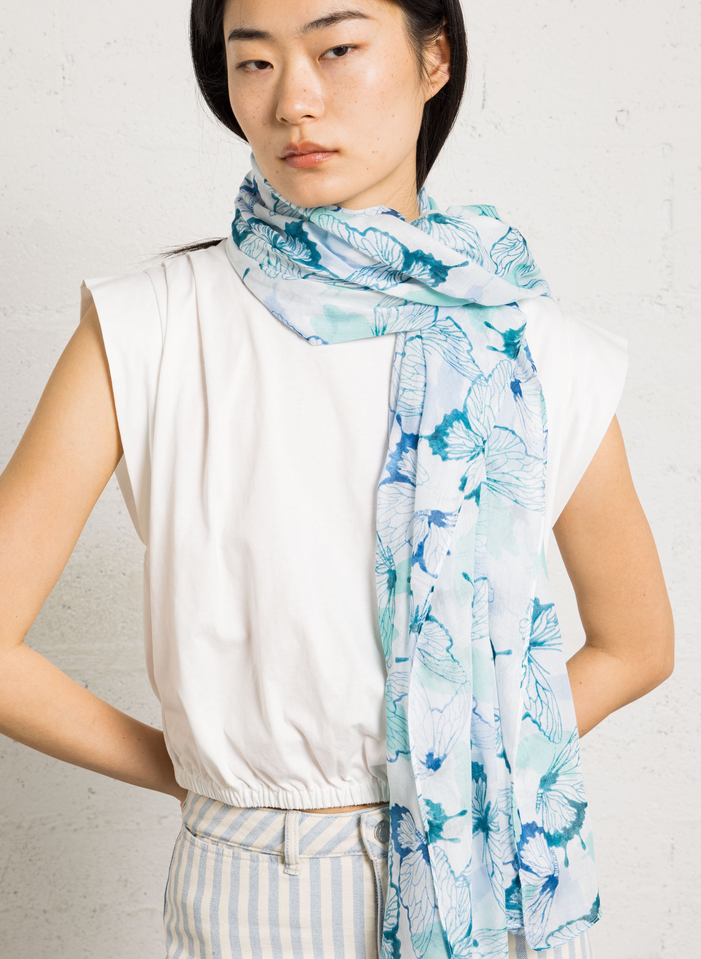 - 86 x 182 cm. AU PRINTEMPS PARIS Groen