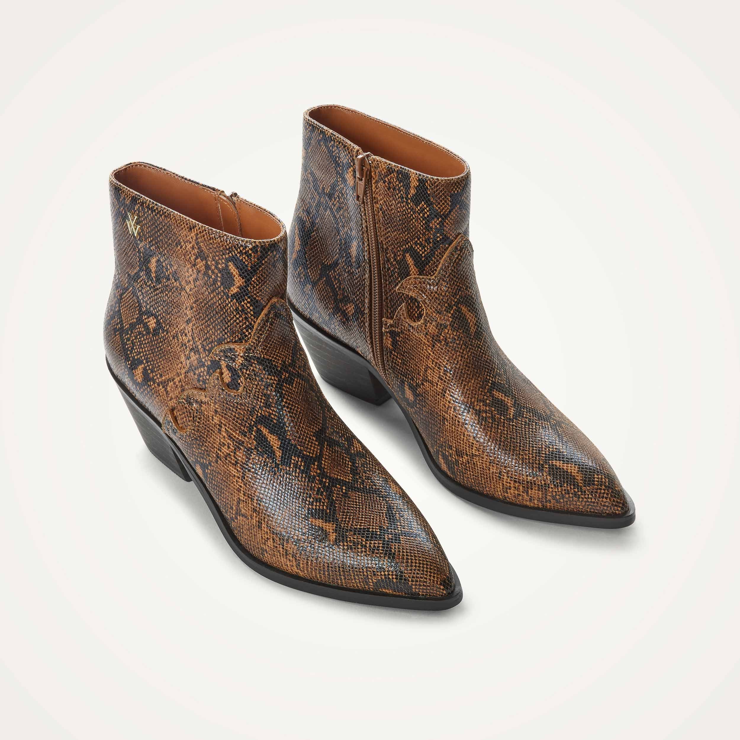 Low cowboy boots VANESSA WU Beige