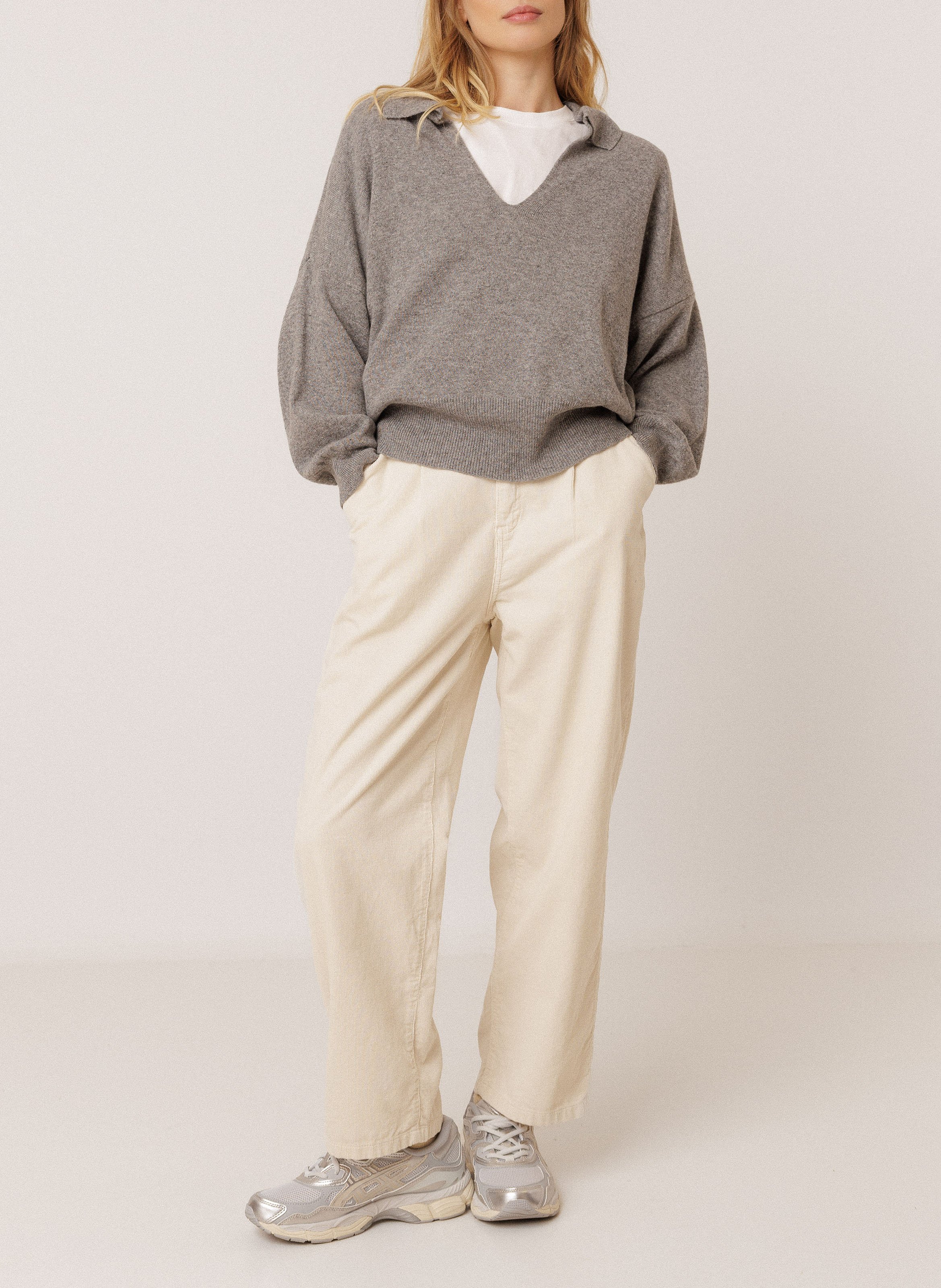 Oversized V-neck sweater INDI & COLD Grey