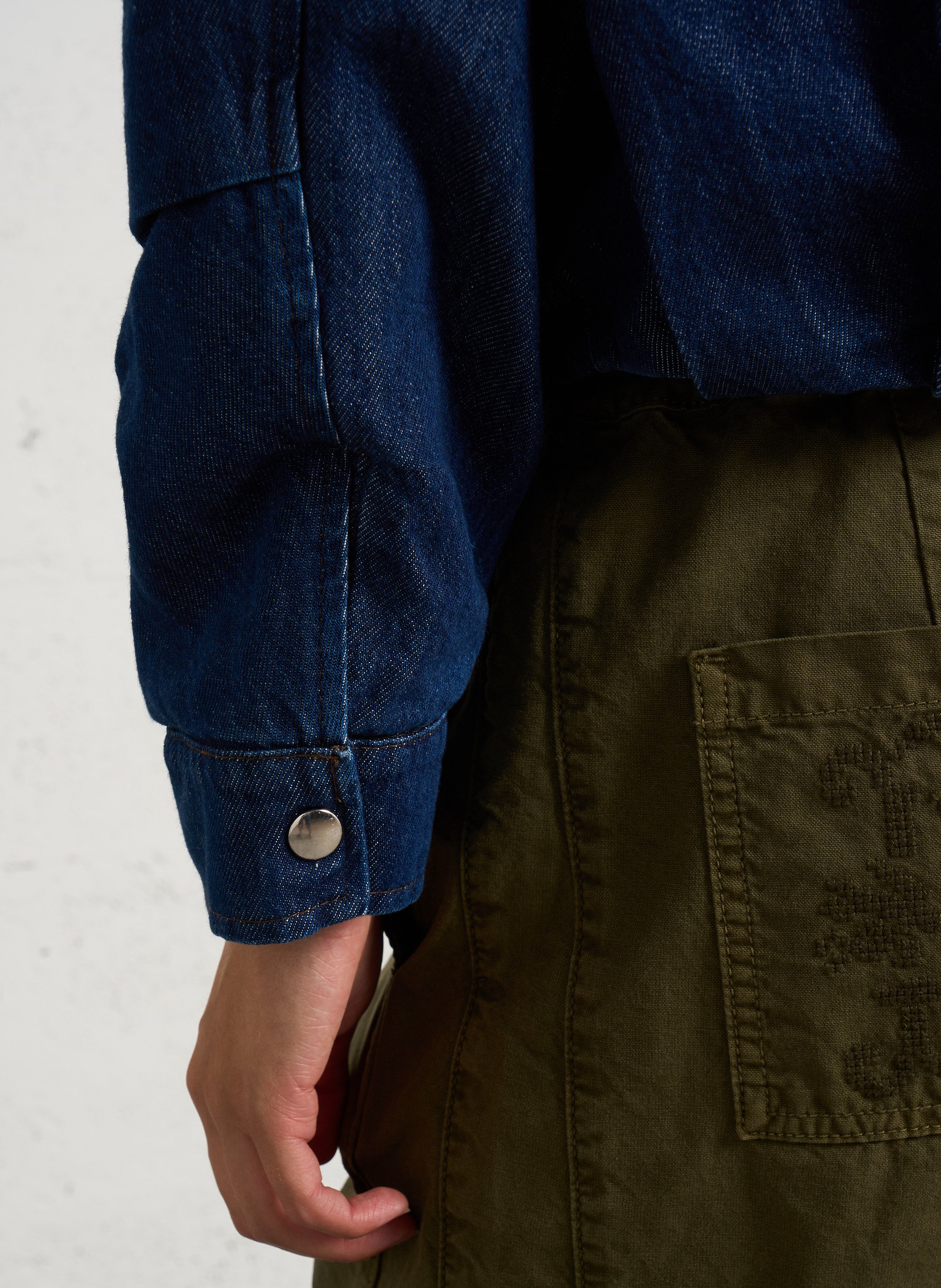 Kurze, weit geschnittene Jeansjacke PLEASE Blau