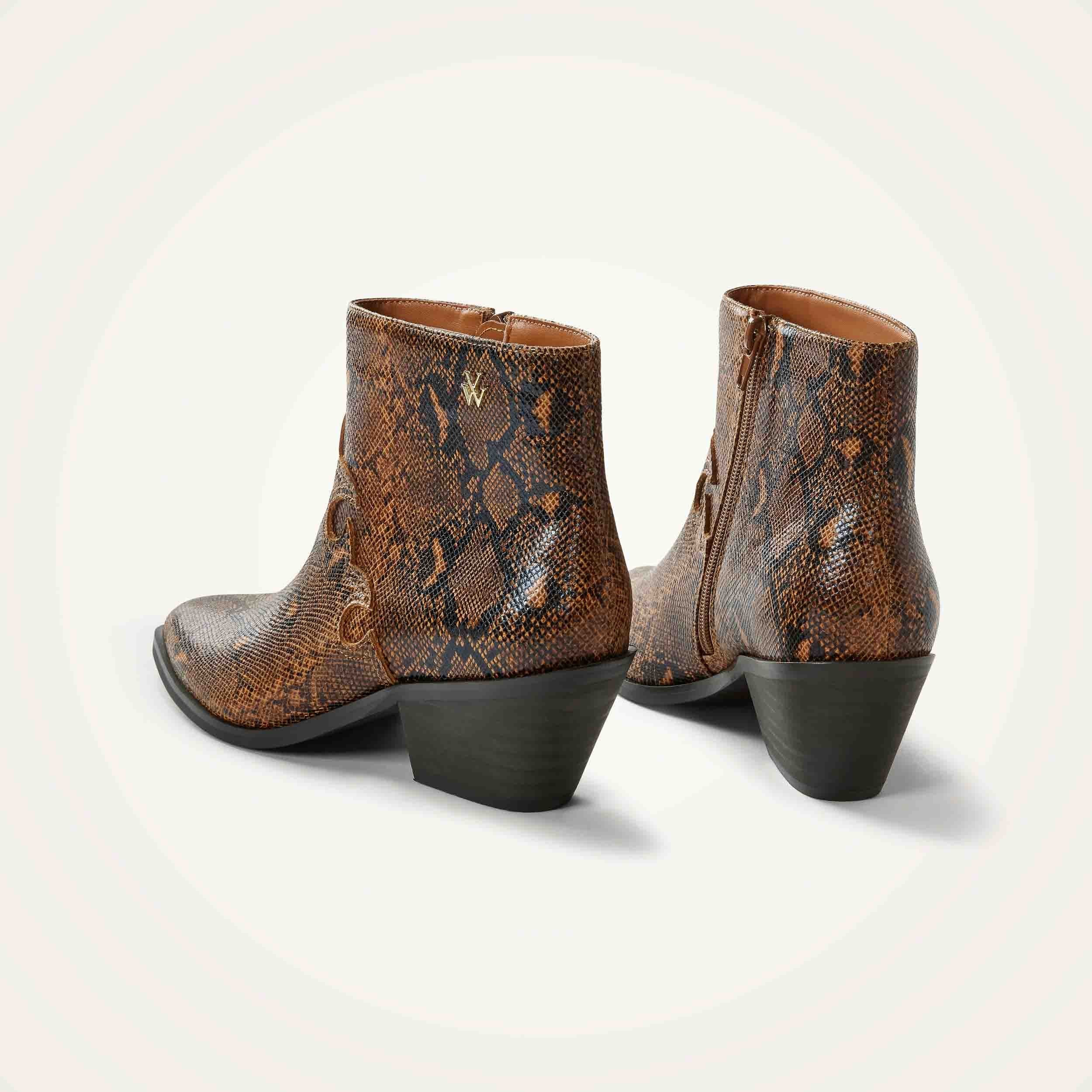 Low cowboy boots VANESSA WU Beige