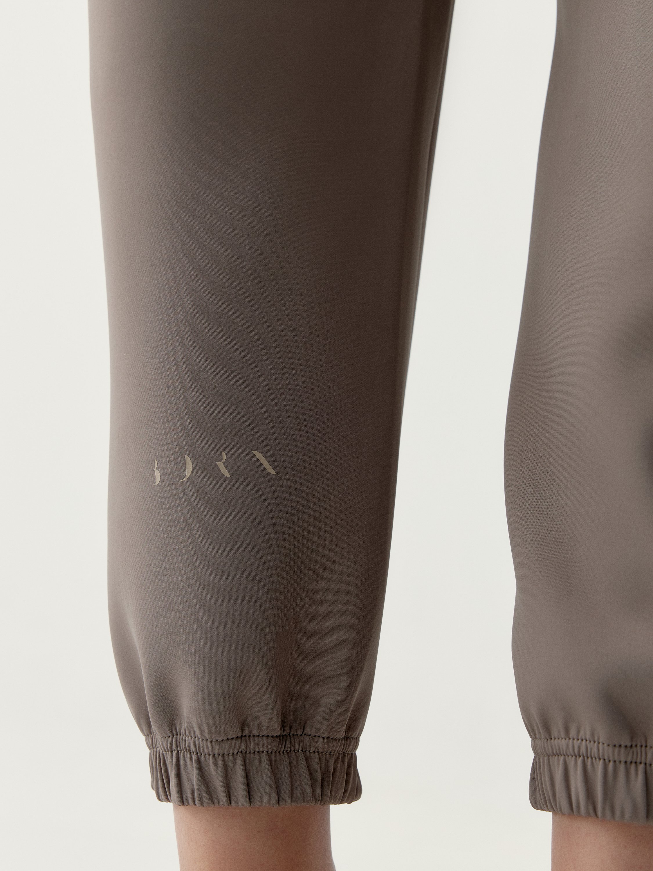 Jogpant athleisure pants BORN Brown