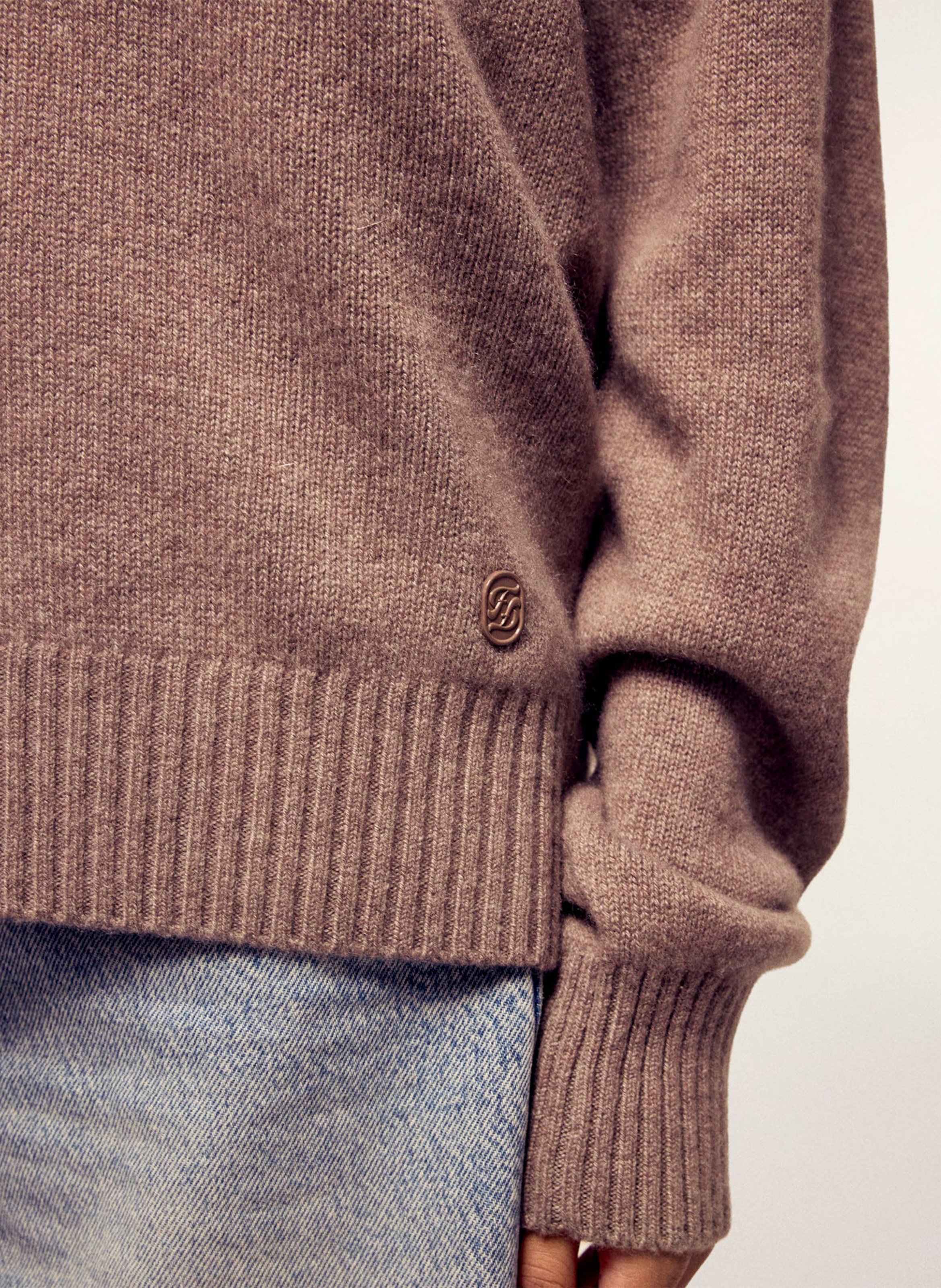 Pull col V ample en cachemire FROM FUTURE Beige
