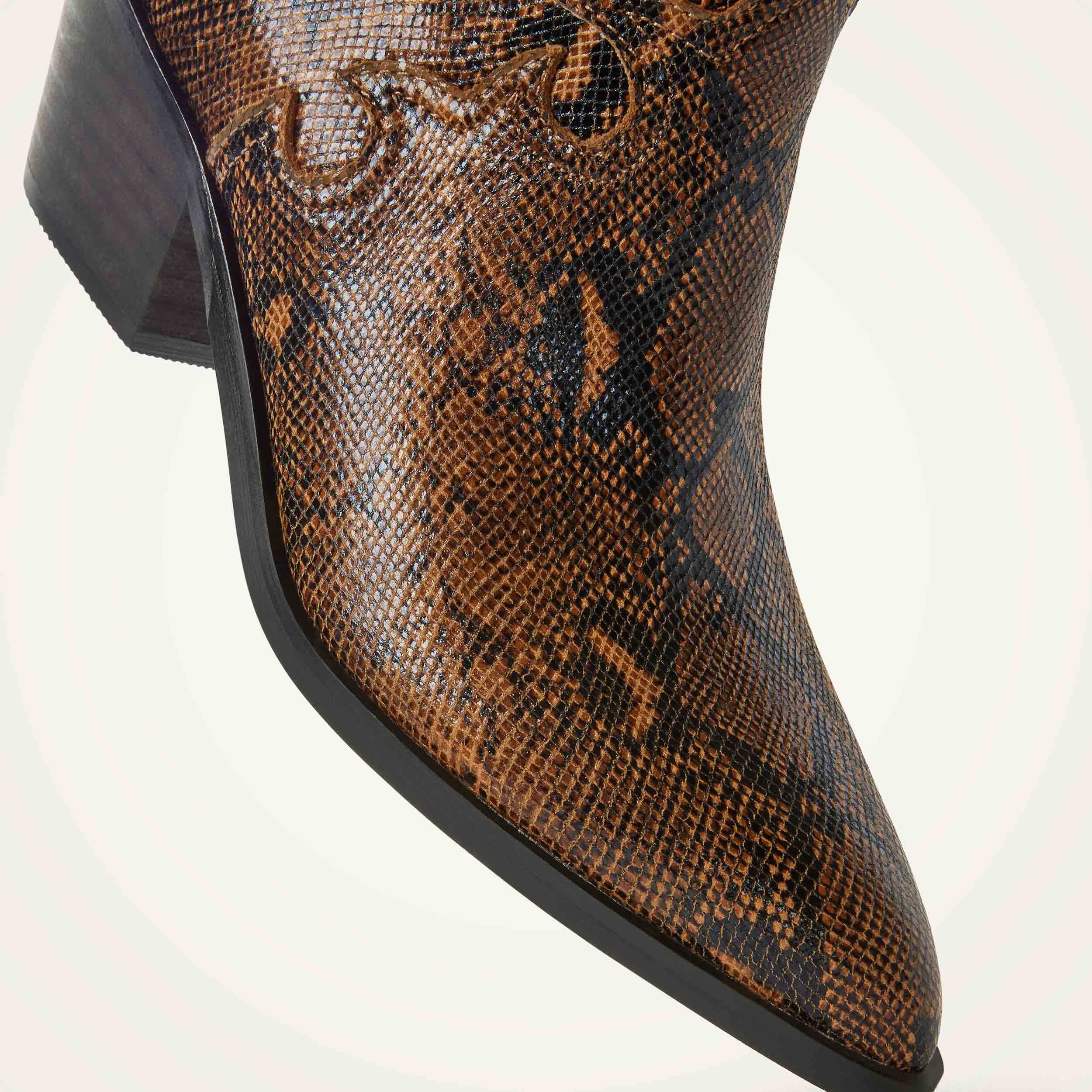 Low cowboy boots VANESSA WU Beige