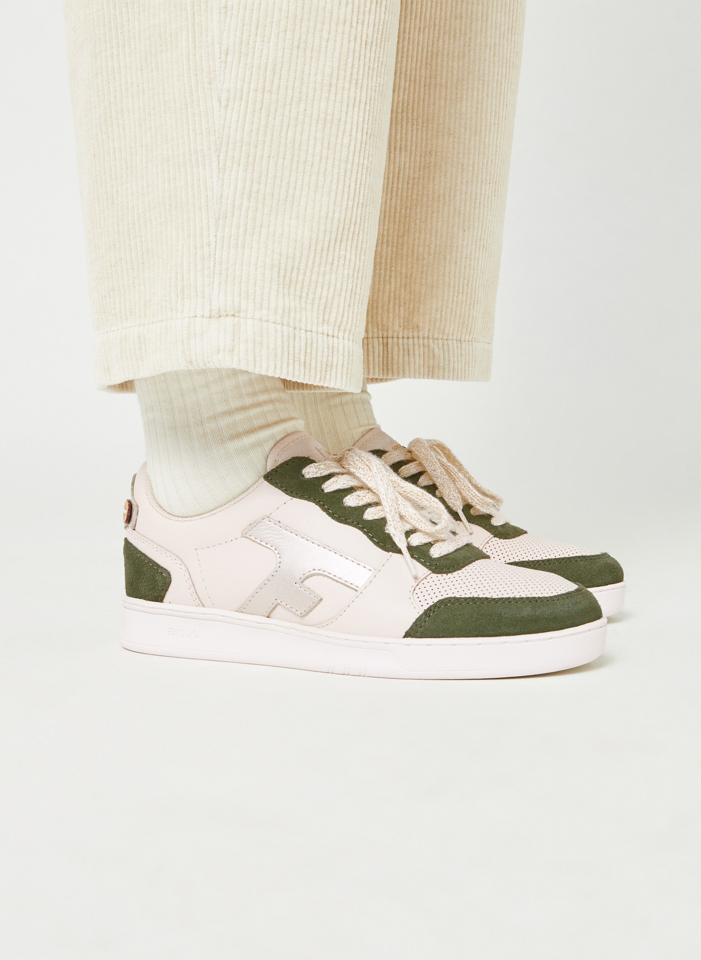 Niedrige Ledersneaker FAGUO Khaki