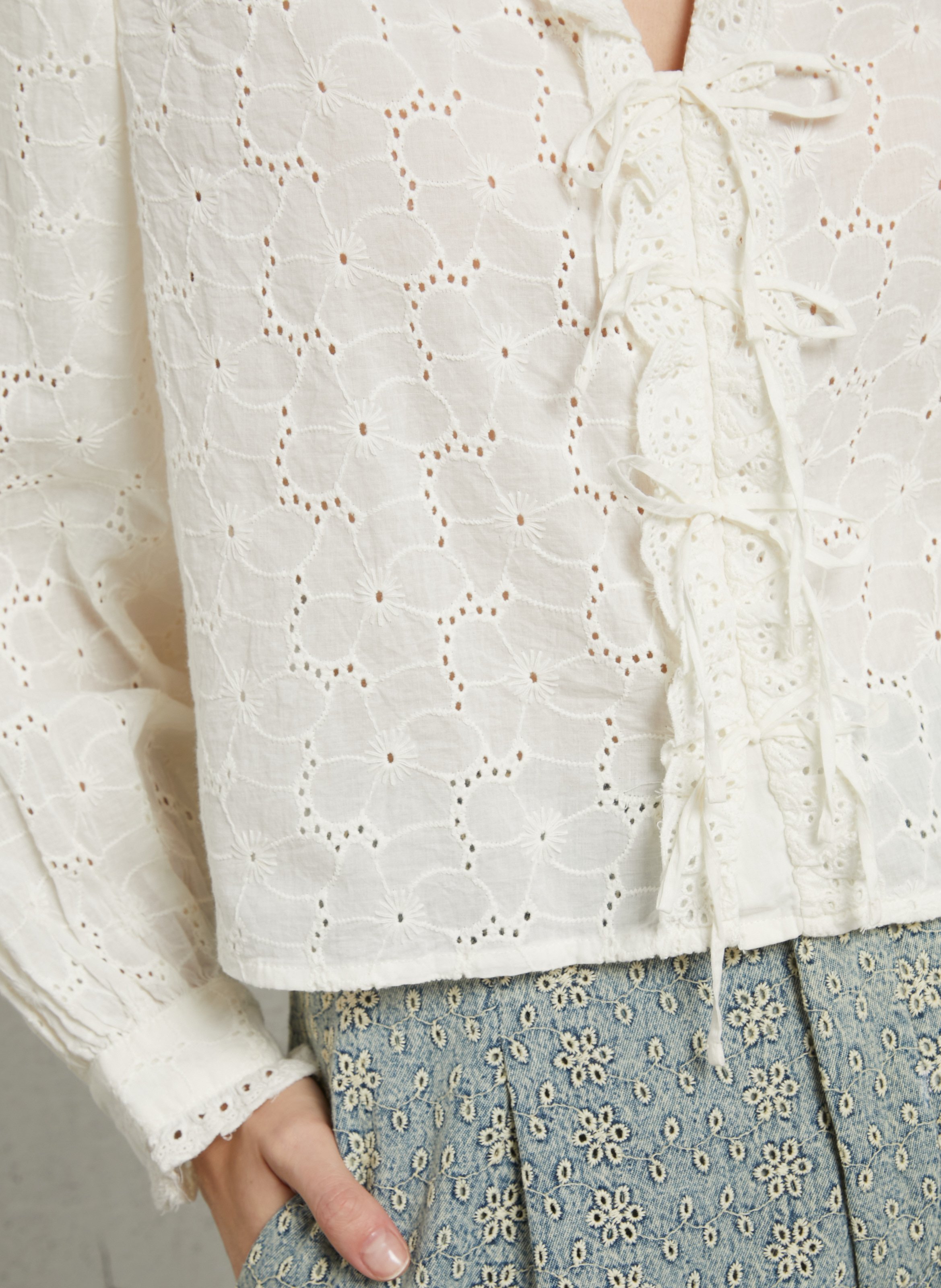 Blusa de algodón con cuello de pico Blanco