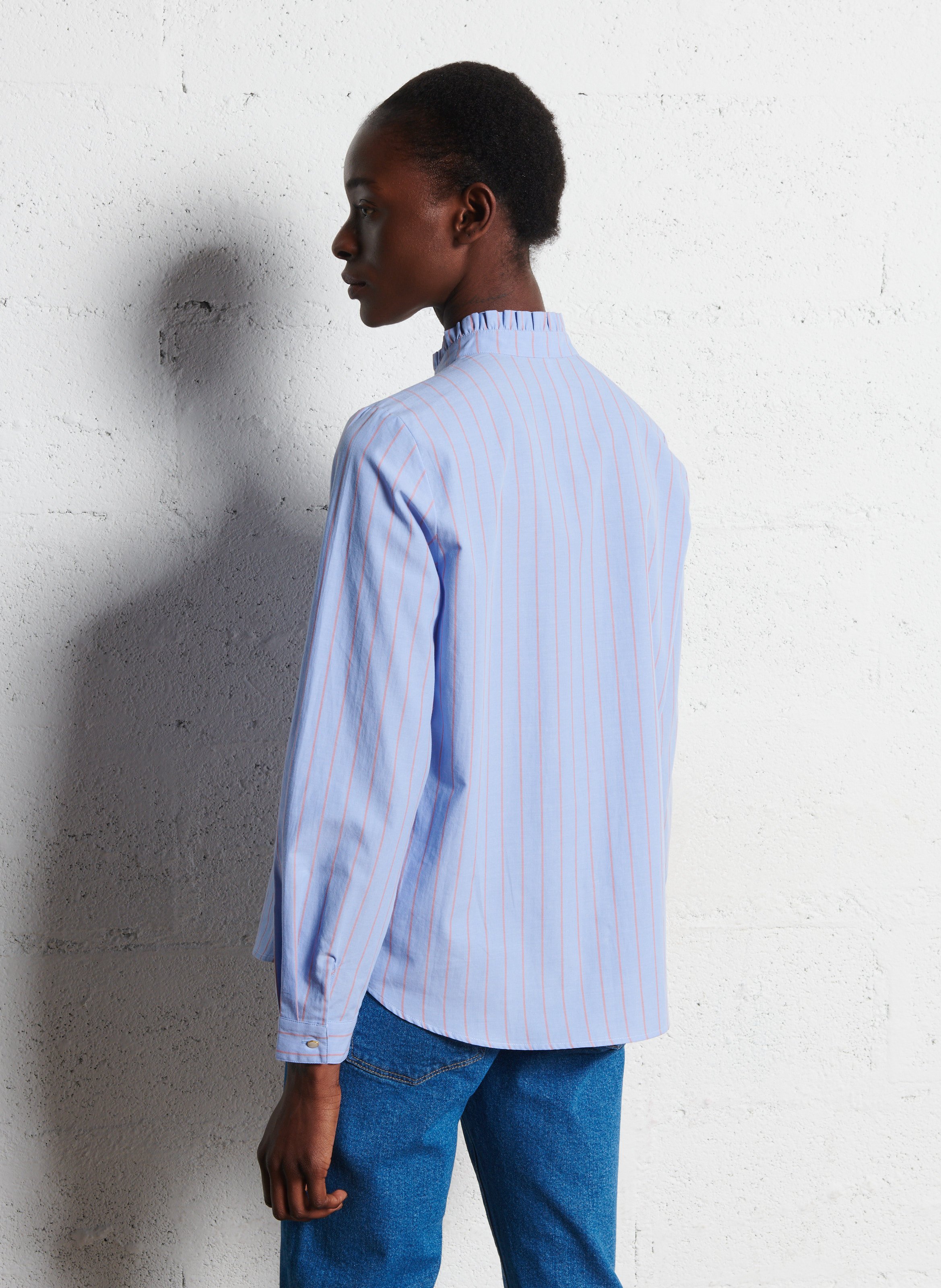 Shirt with high collar and ruffled cotton. I CODE Blue