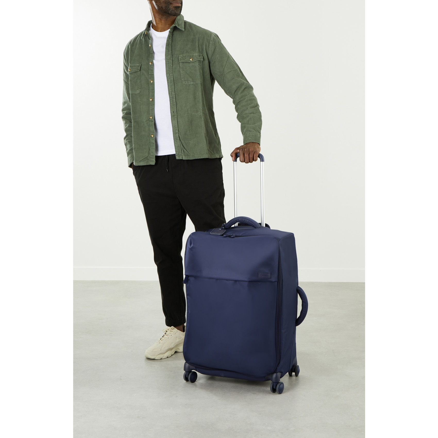 Feather suitcase 4 wheels size M LIPAULT Blue