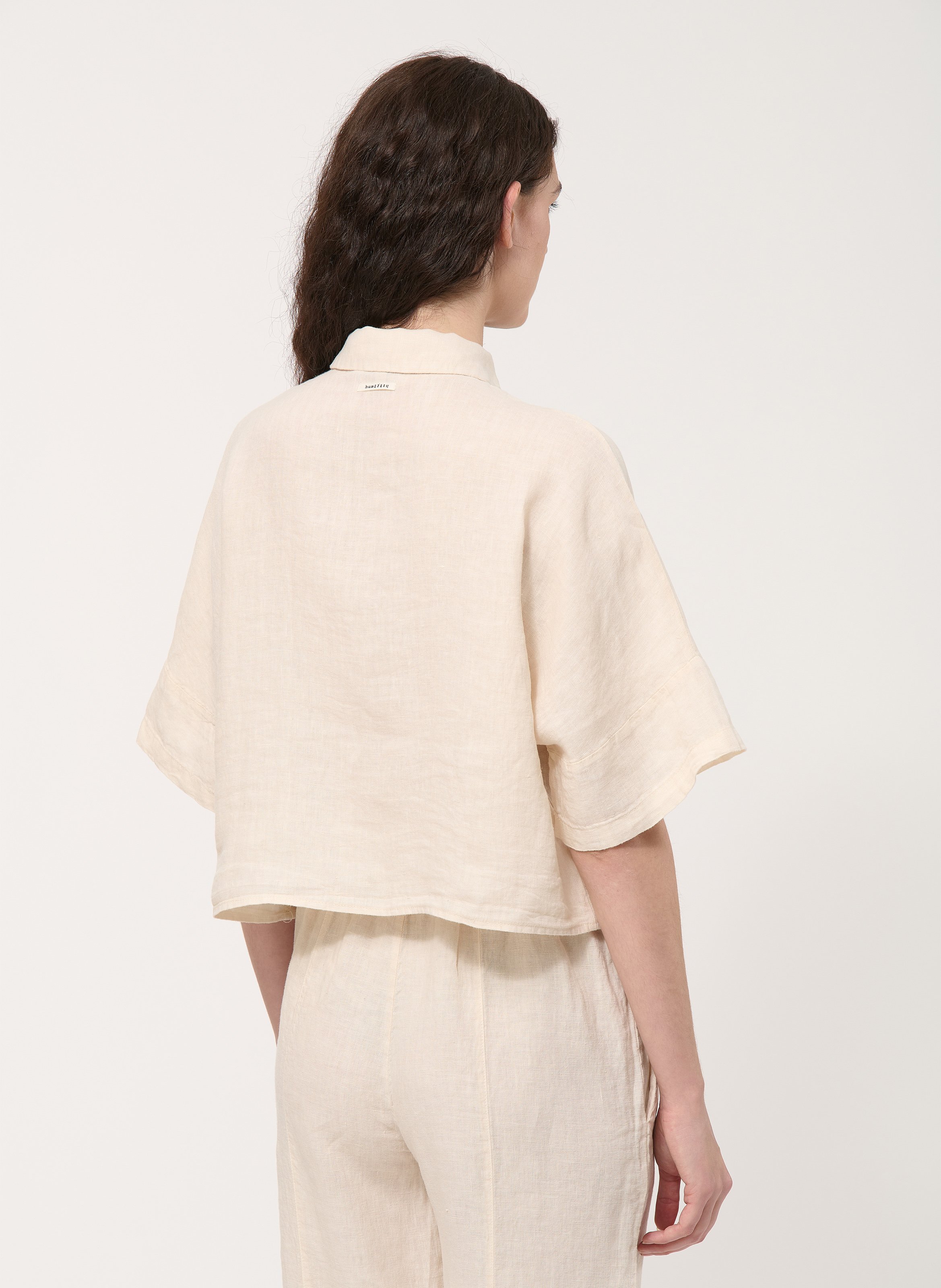Oversized Boxy Shirt with Classic Collar in Linen HUMILITY Beige
