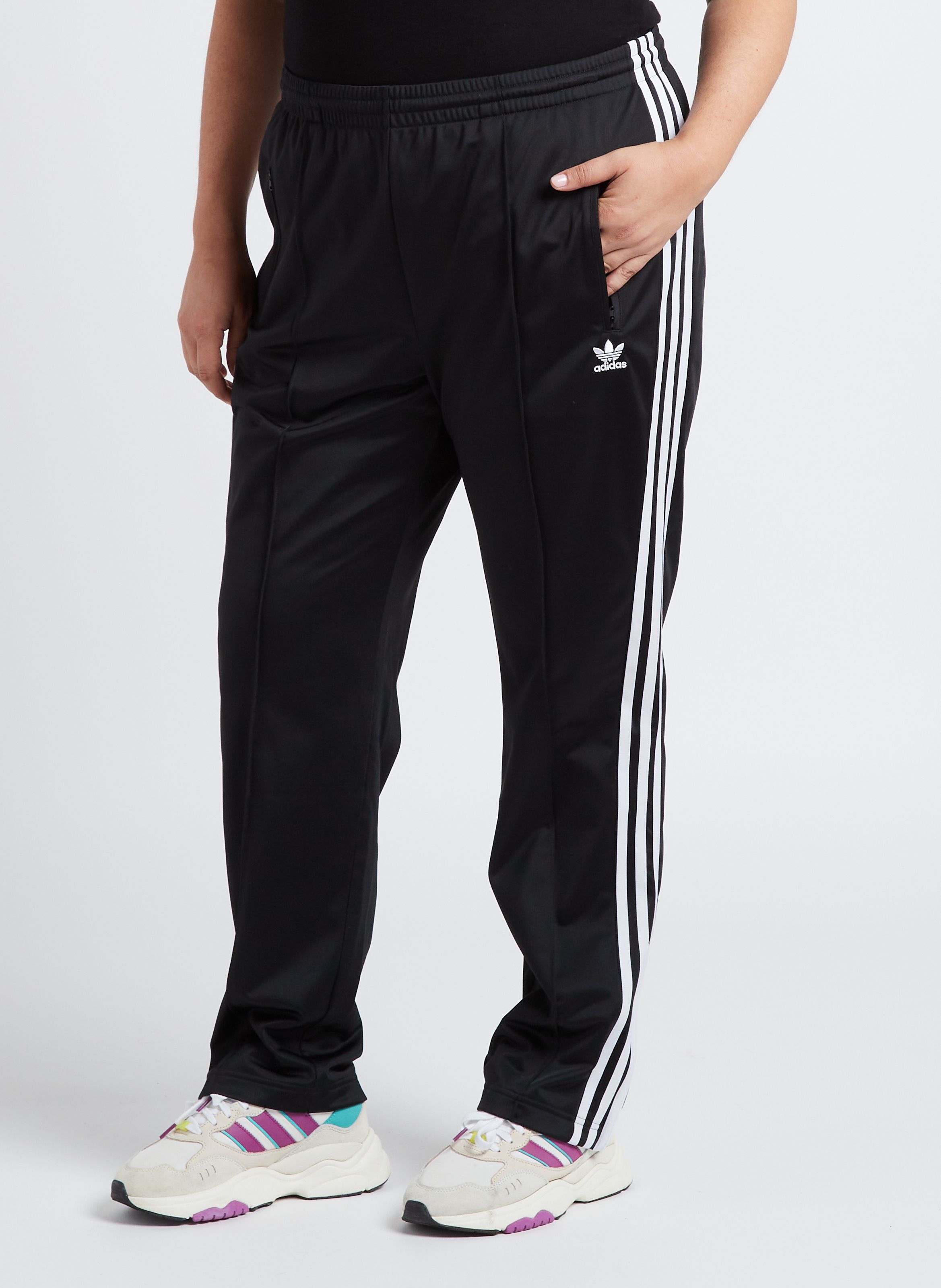 Jogging adidas 2024 blanc bande noir