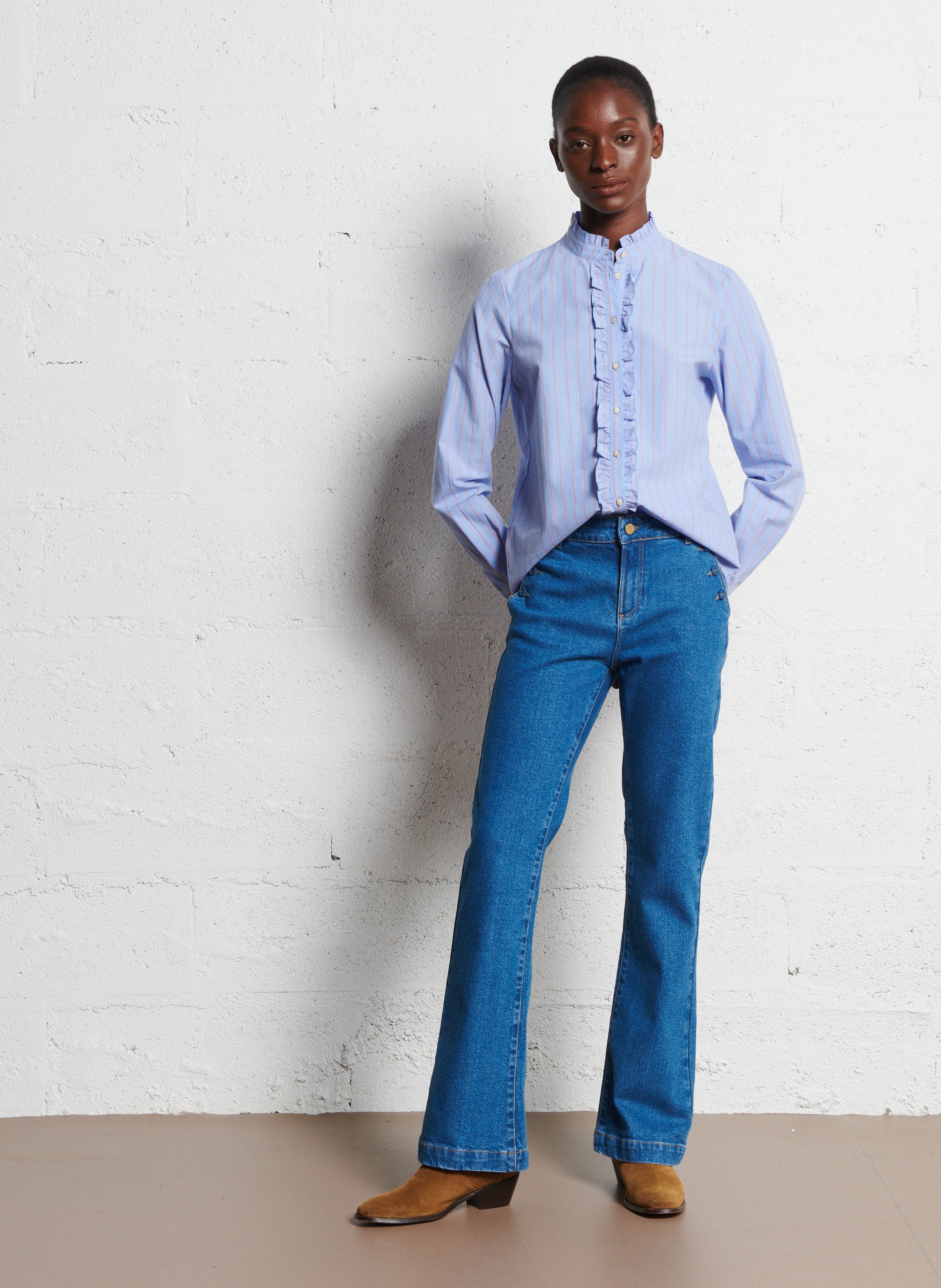 Shirt with high collar and ruffled cotton. I CODE Blue