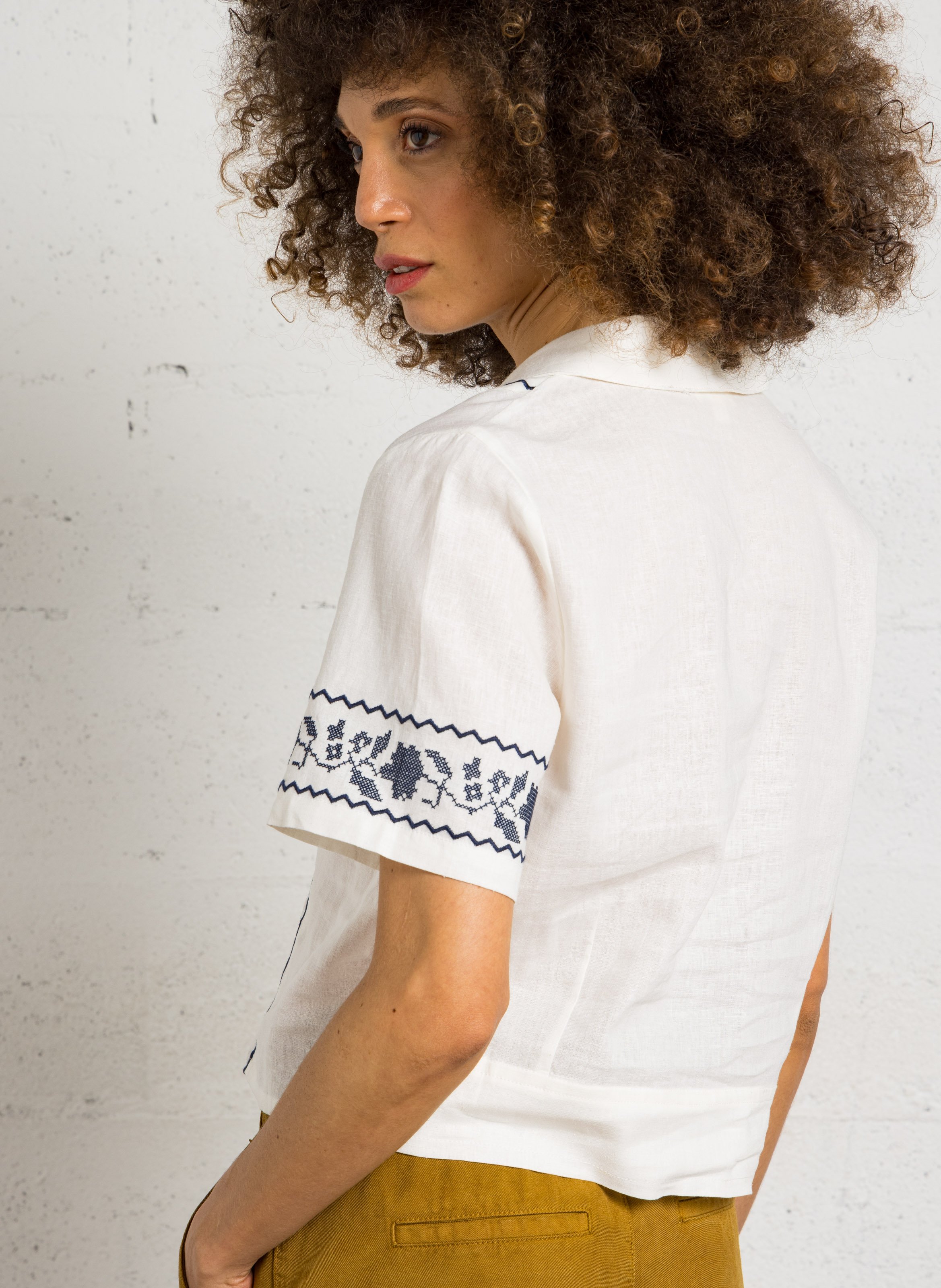 Top droit col tailleur en lin mélangé THE KORNER Blanc