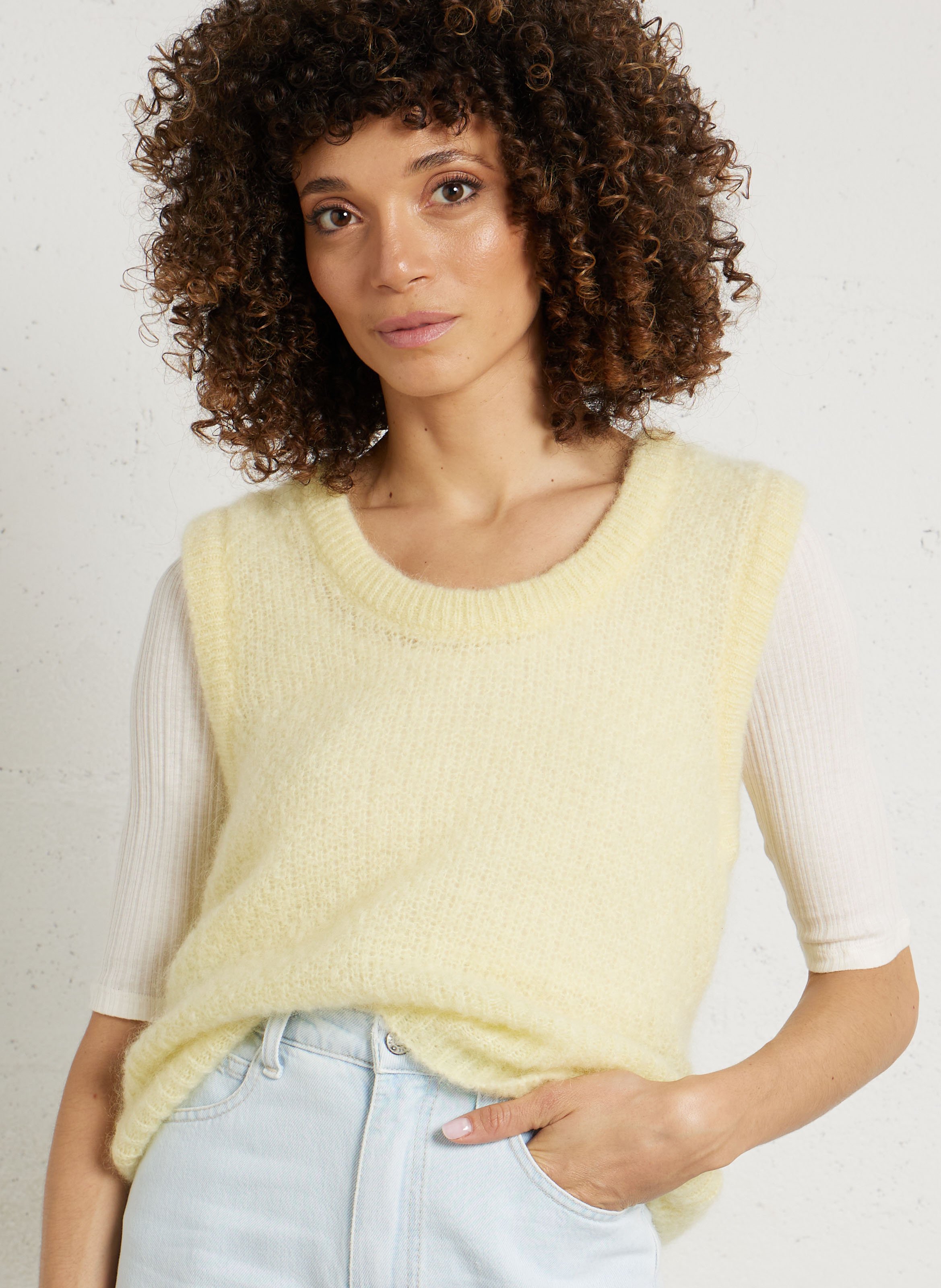 Straight-fit trui van wolmix met ronde hals DES PETITS HAUTS Geel