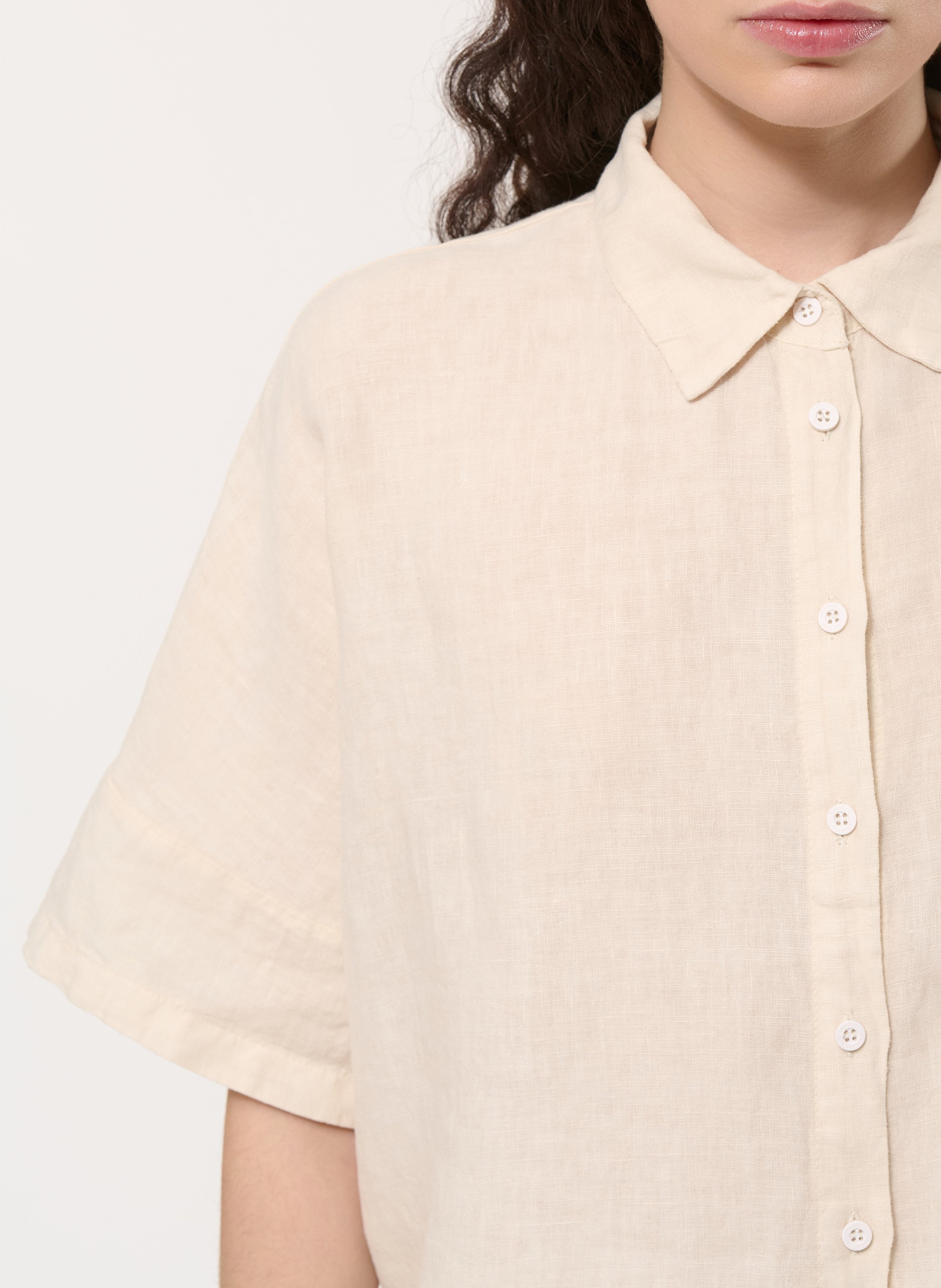 Oversized Boxy Shirt with Classic Collar in Linen HUMILITY Beige